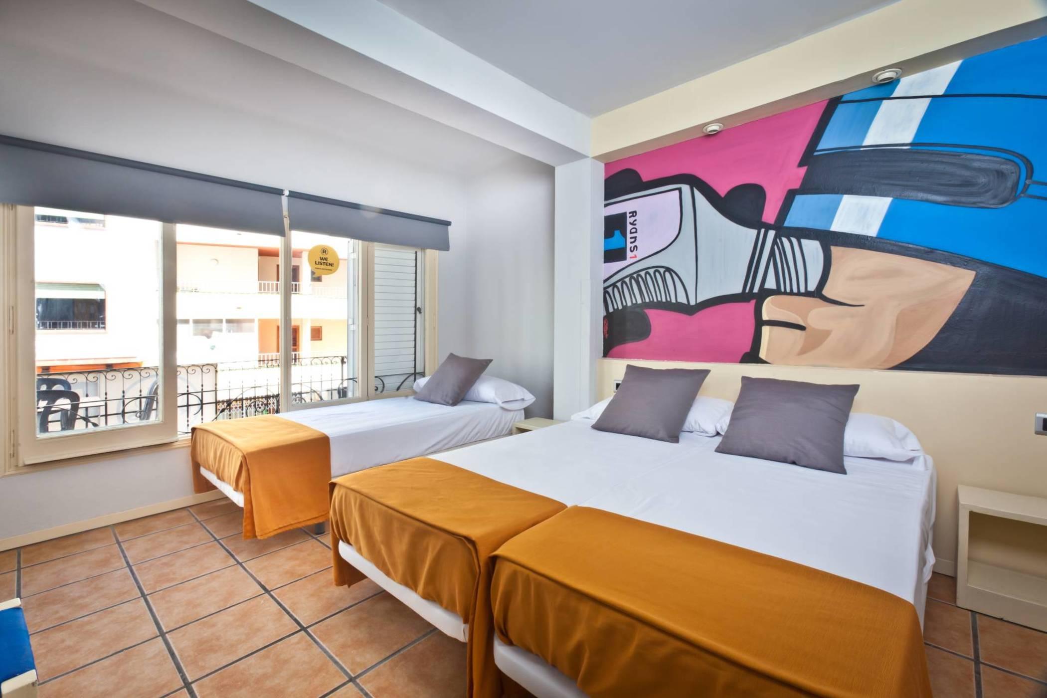 Ten Hostel Ibiza Town Exterior photo