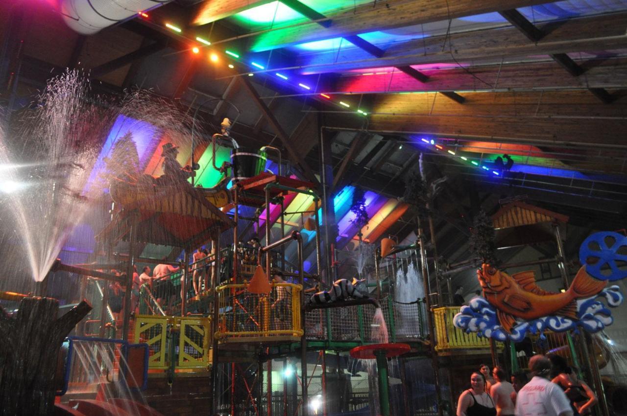 Six Flags Great Escape Lodge & Indoor Waterpark Queensbury Exterior photo