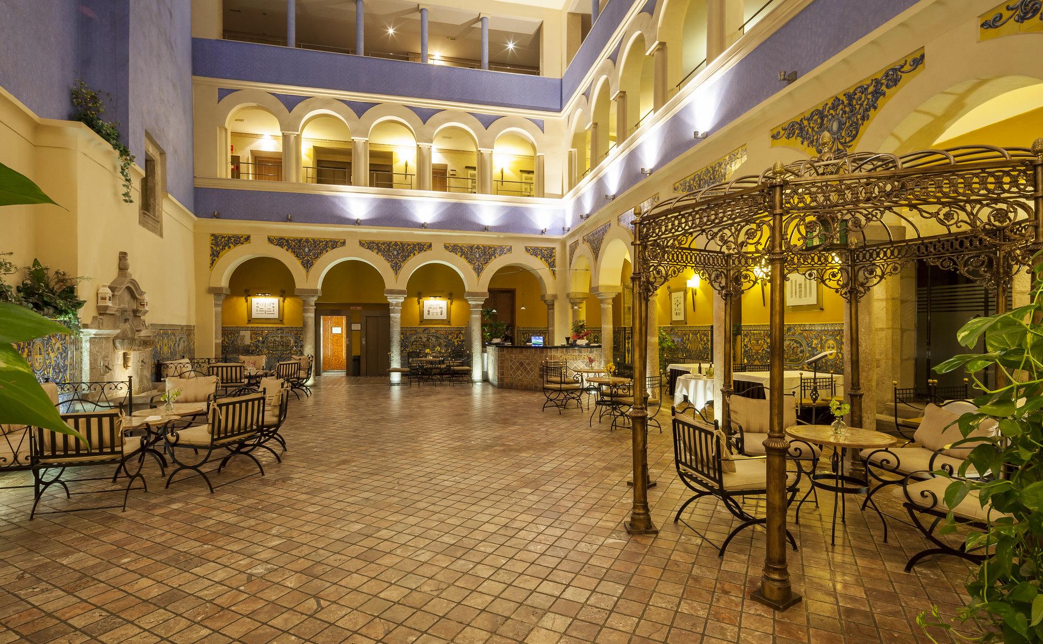 Hotel Ilunion Merida Palace Exterior photo
