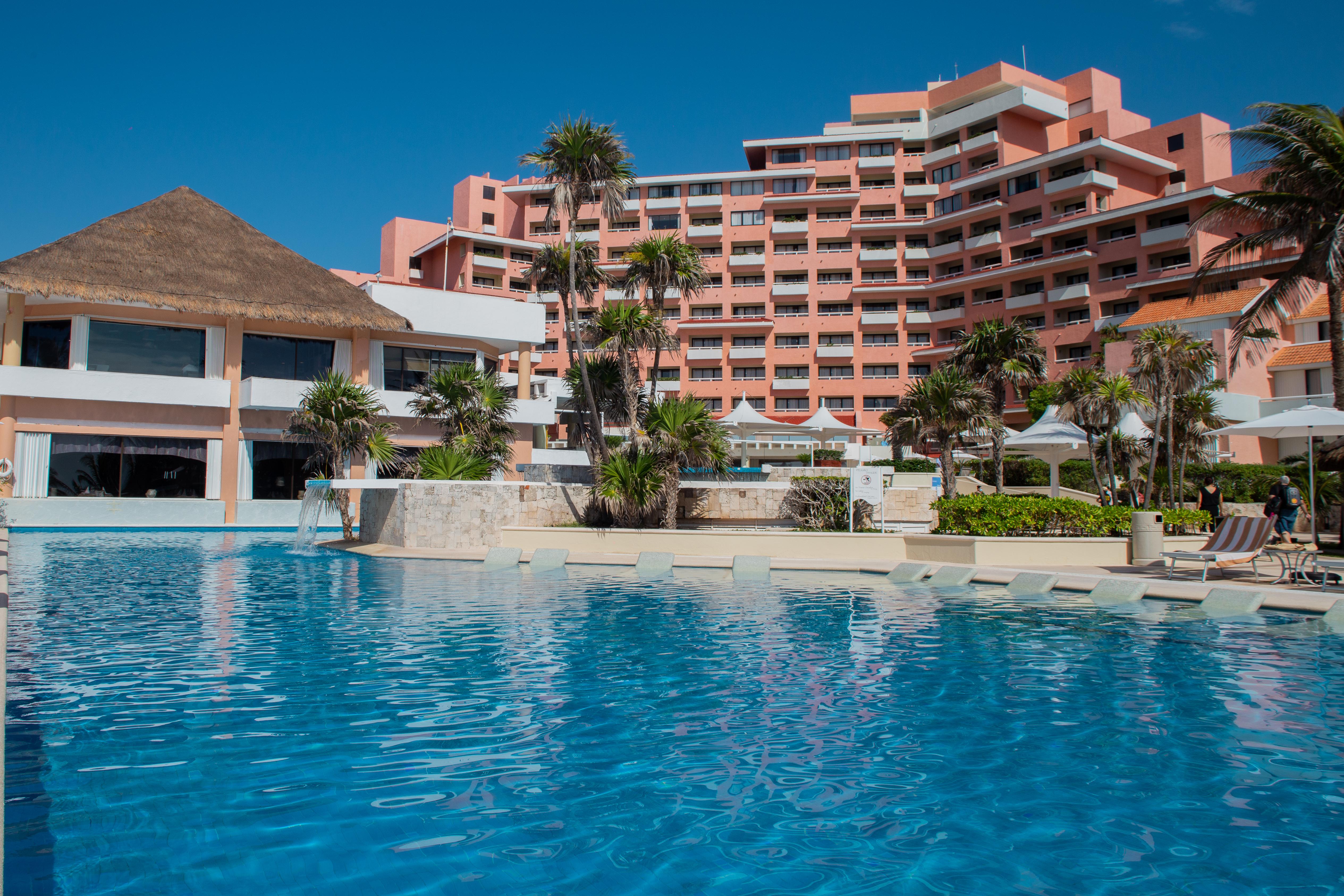 Wyndham Grand Cancun All Inclusive Resort & Villas Exterior photo