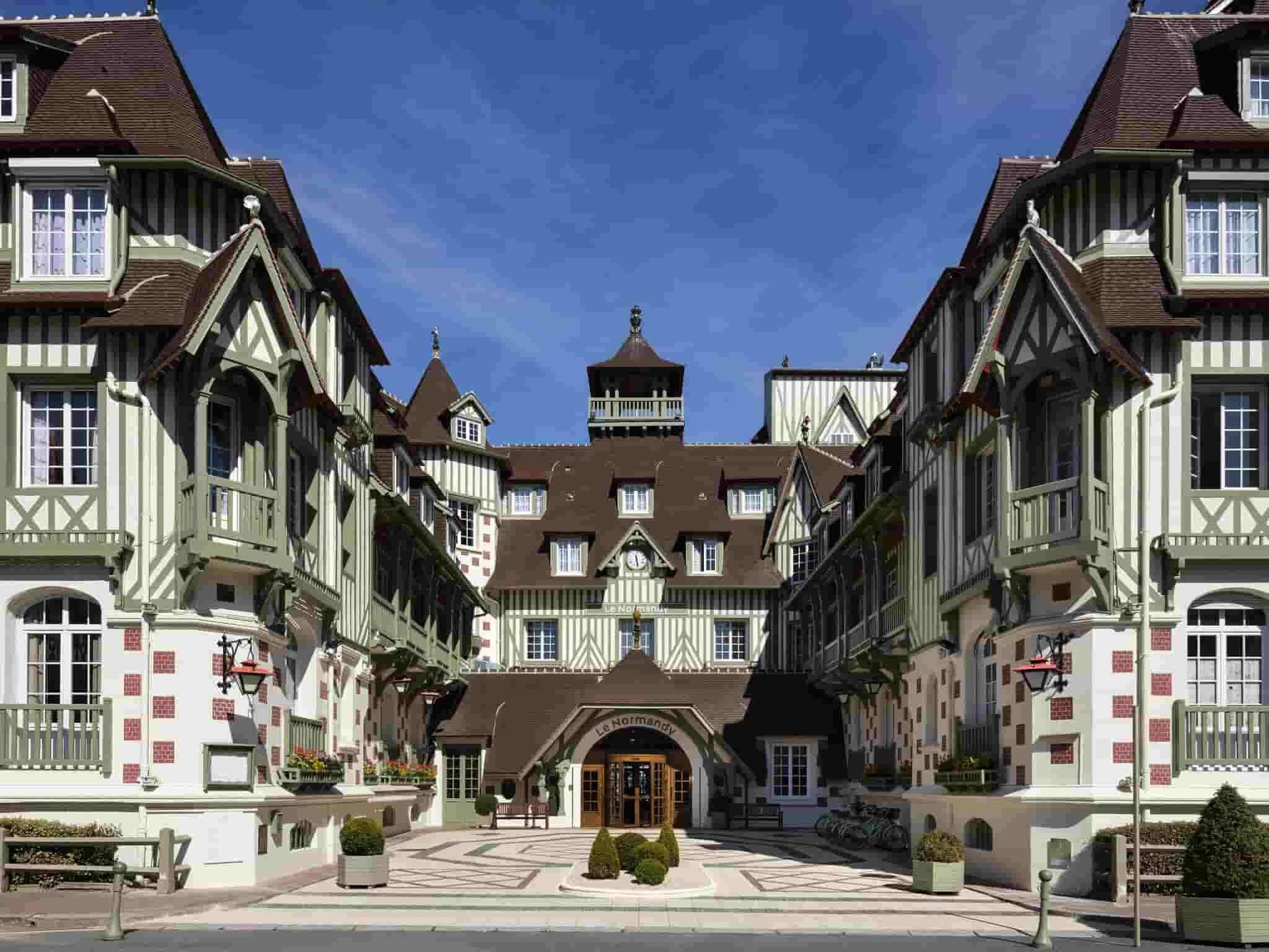 Hotel Barriere Le Normandy Deauville Exterior photo