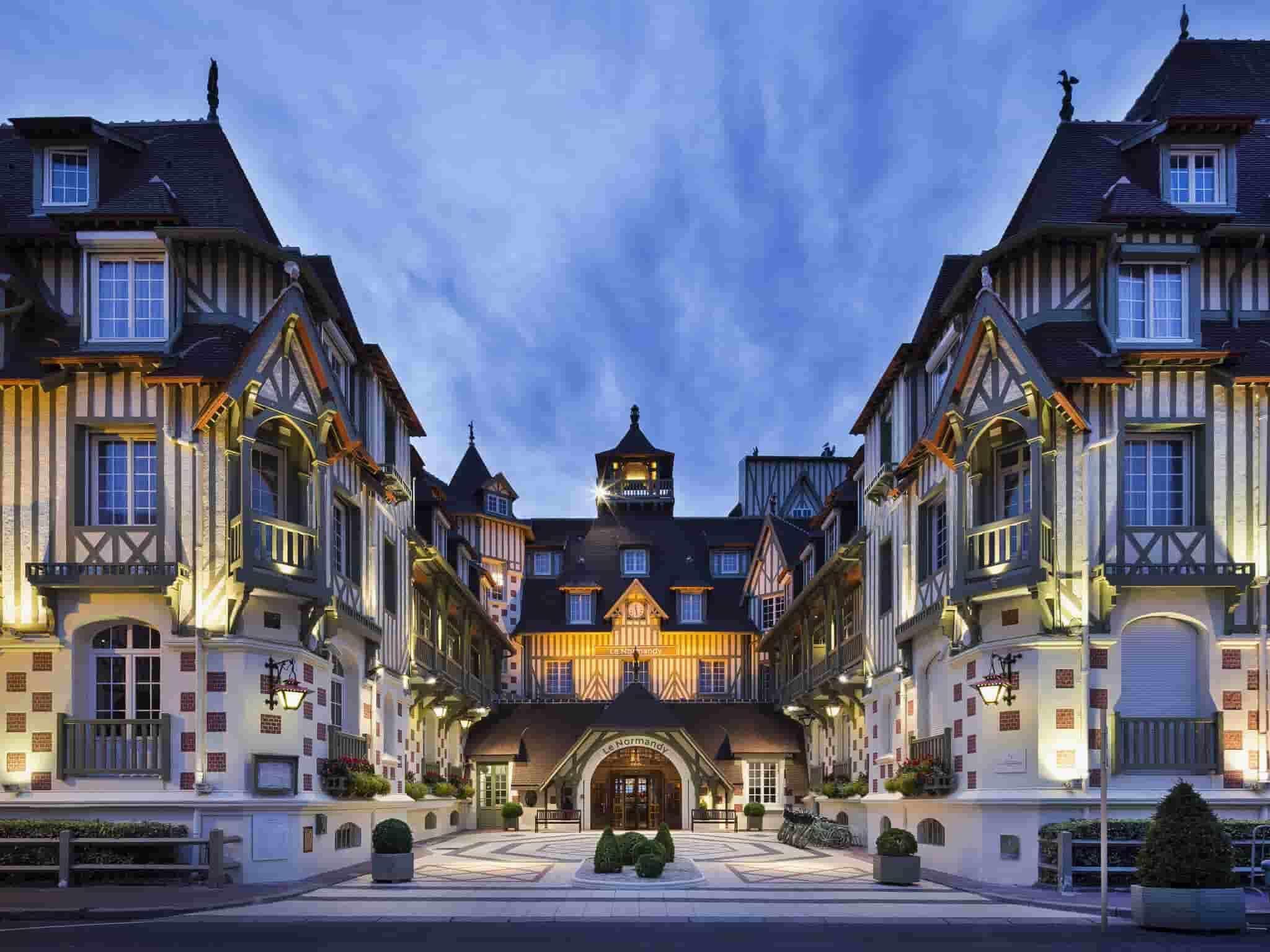 Hotel Barriere Le Normandy Deauville Exterior photo