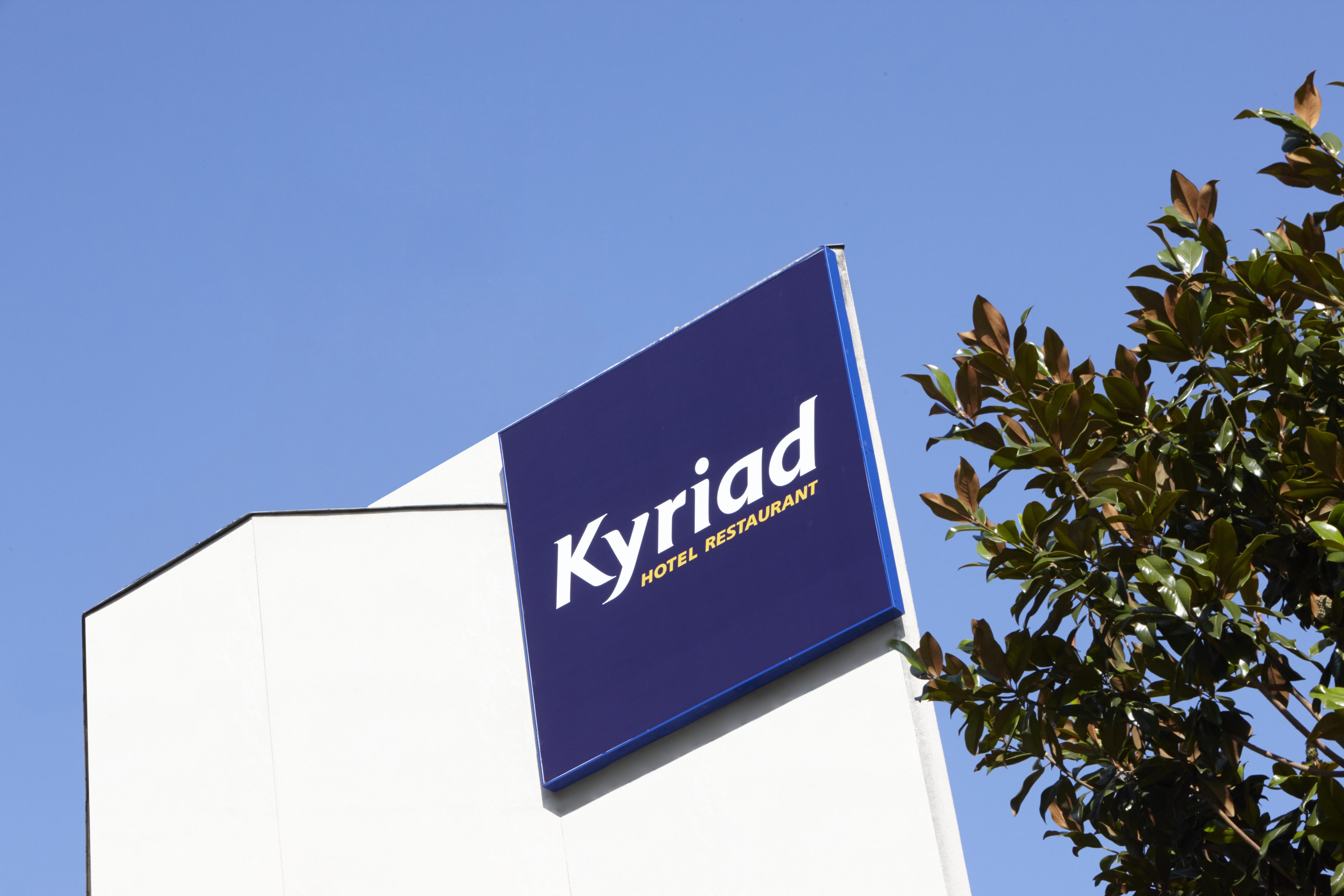 Kyriad Paris Saint Ouen Exterior photo