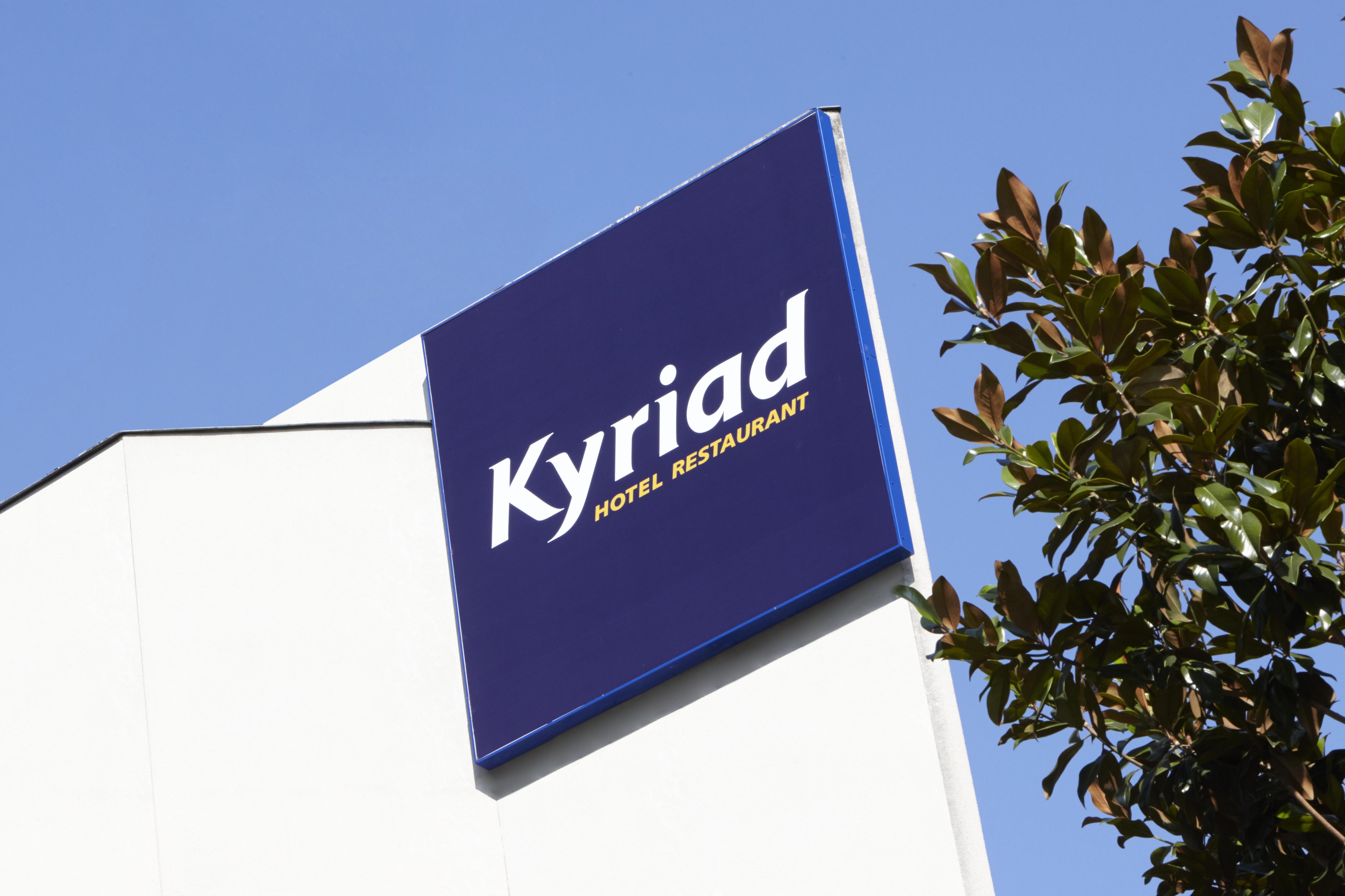 Kyriad Paris Saint Ouen Exterior photo