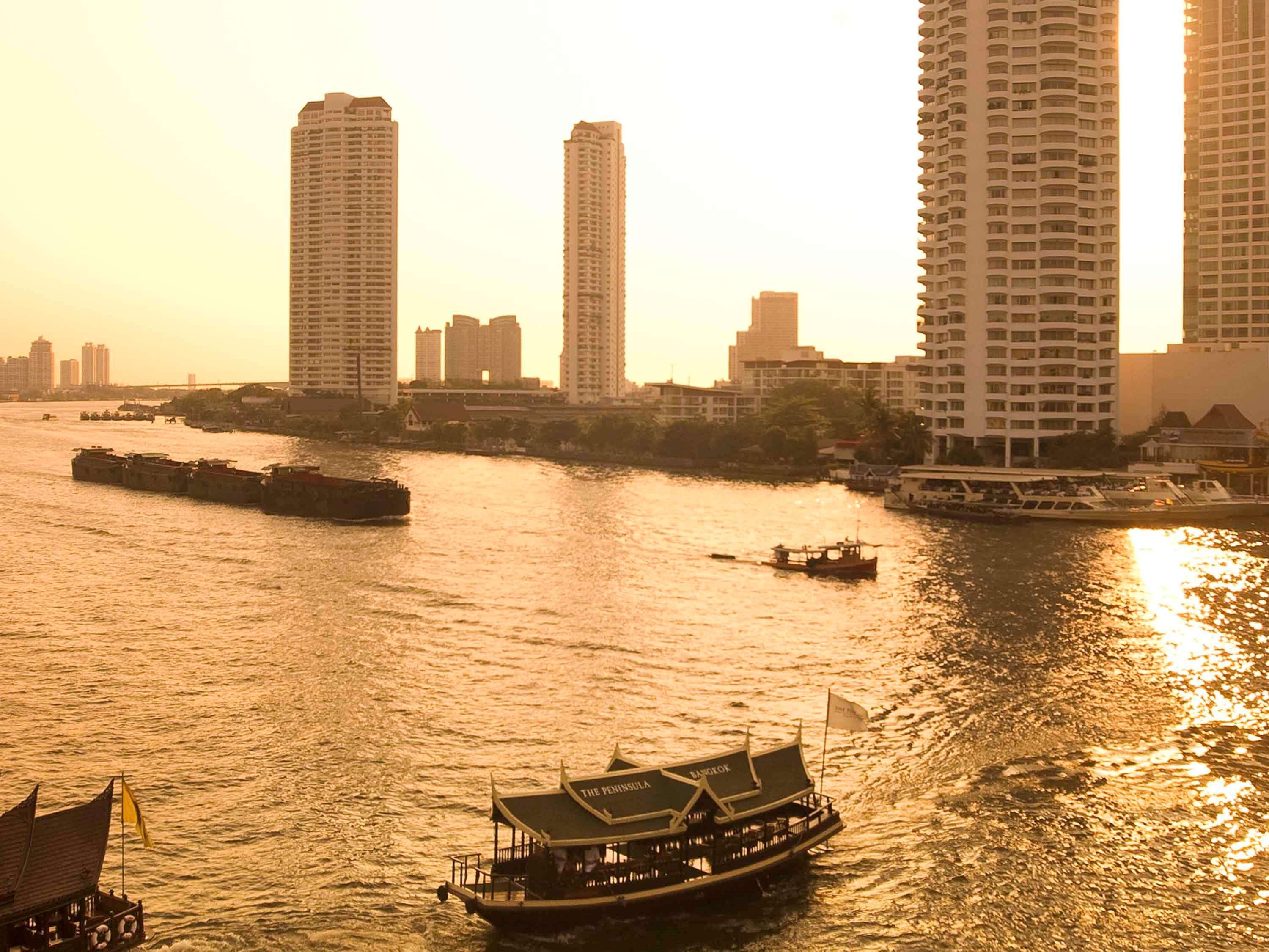 Ibis Bangkok Riverside Exterior photo