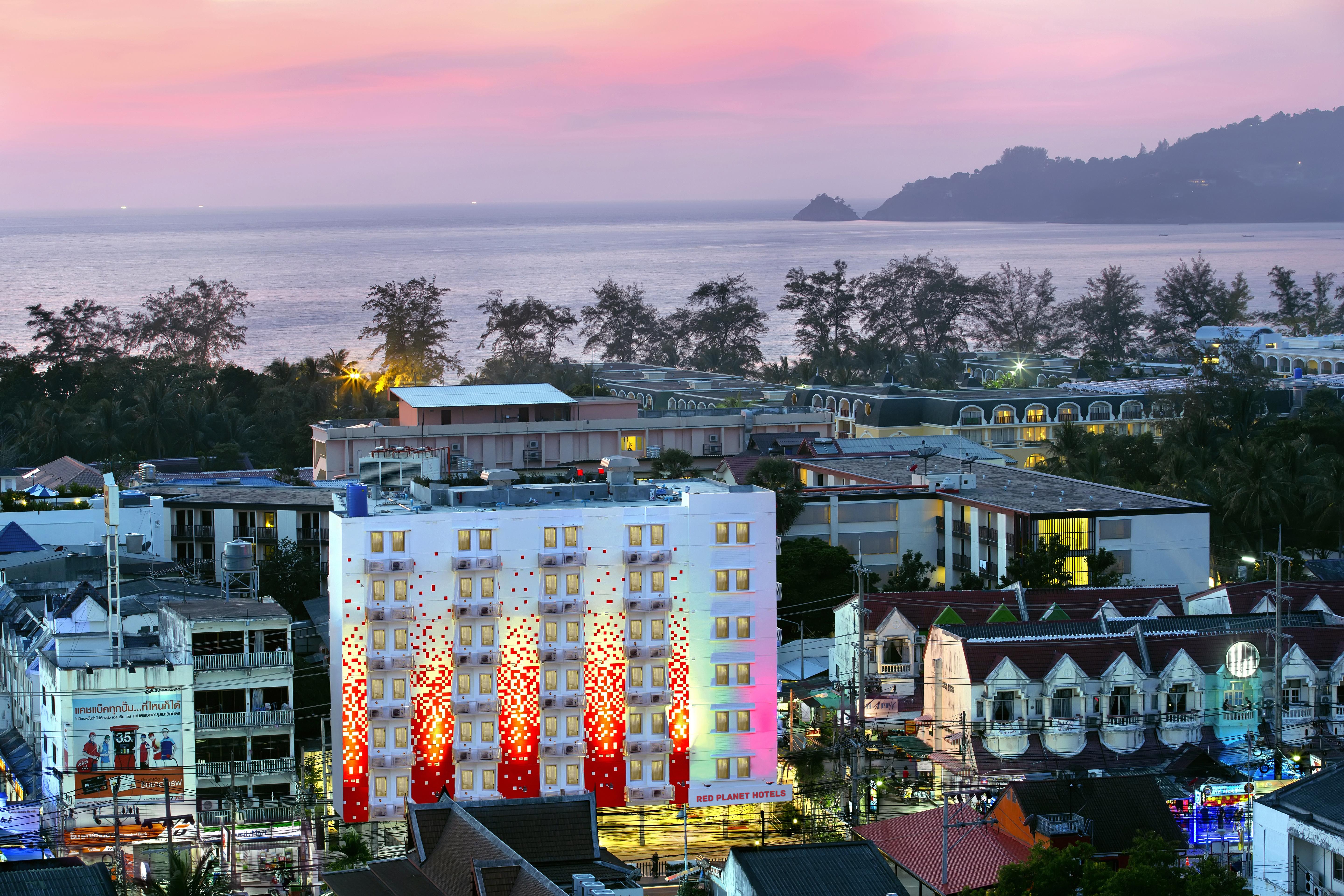 Red Planet Phuket Patong - Sha Extra Plus Exterior photo