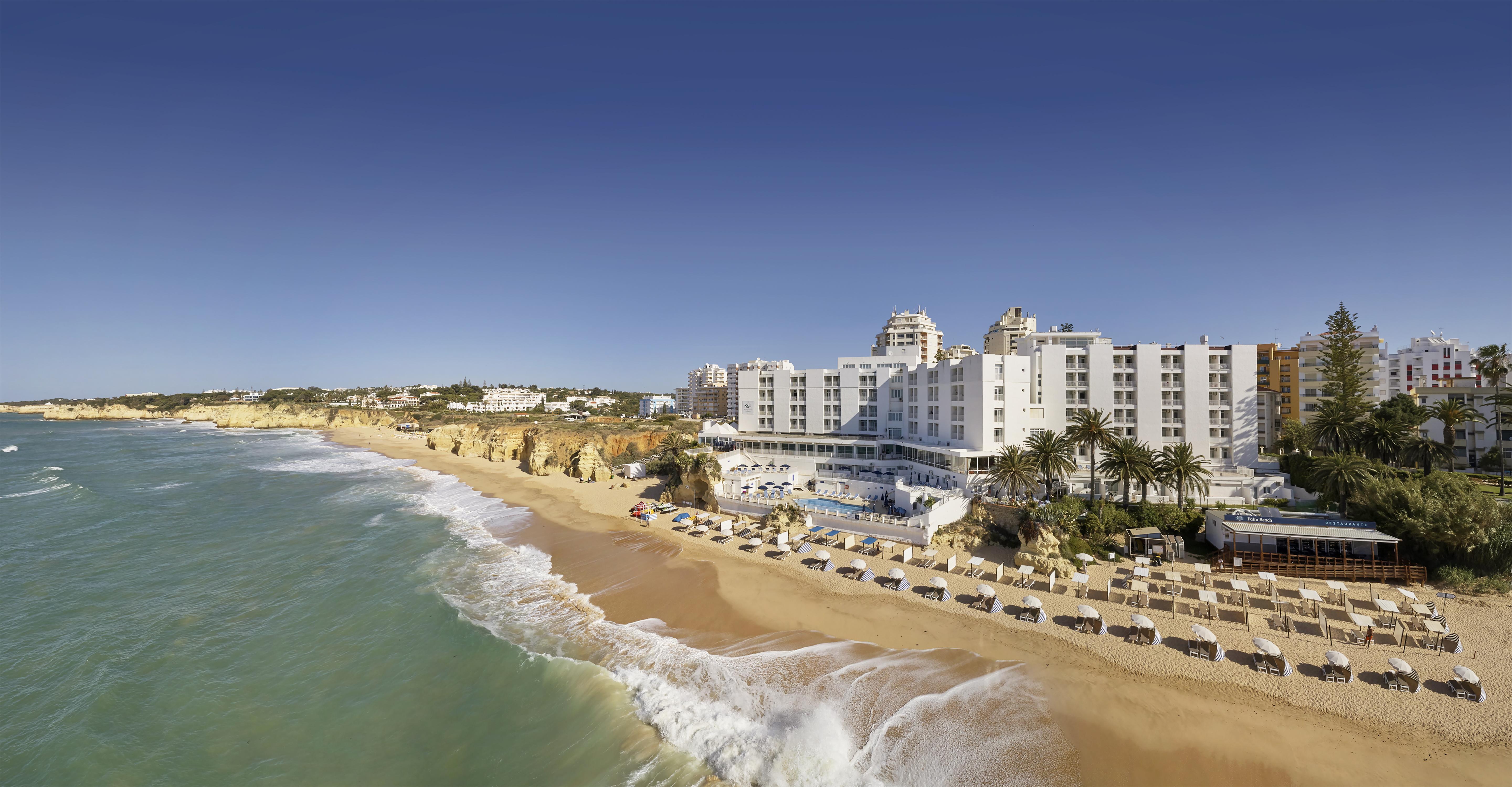 Holiday Inn Algarve - Armacao De Pera, An Ihg Hotel Exterior photo