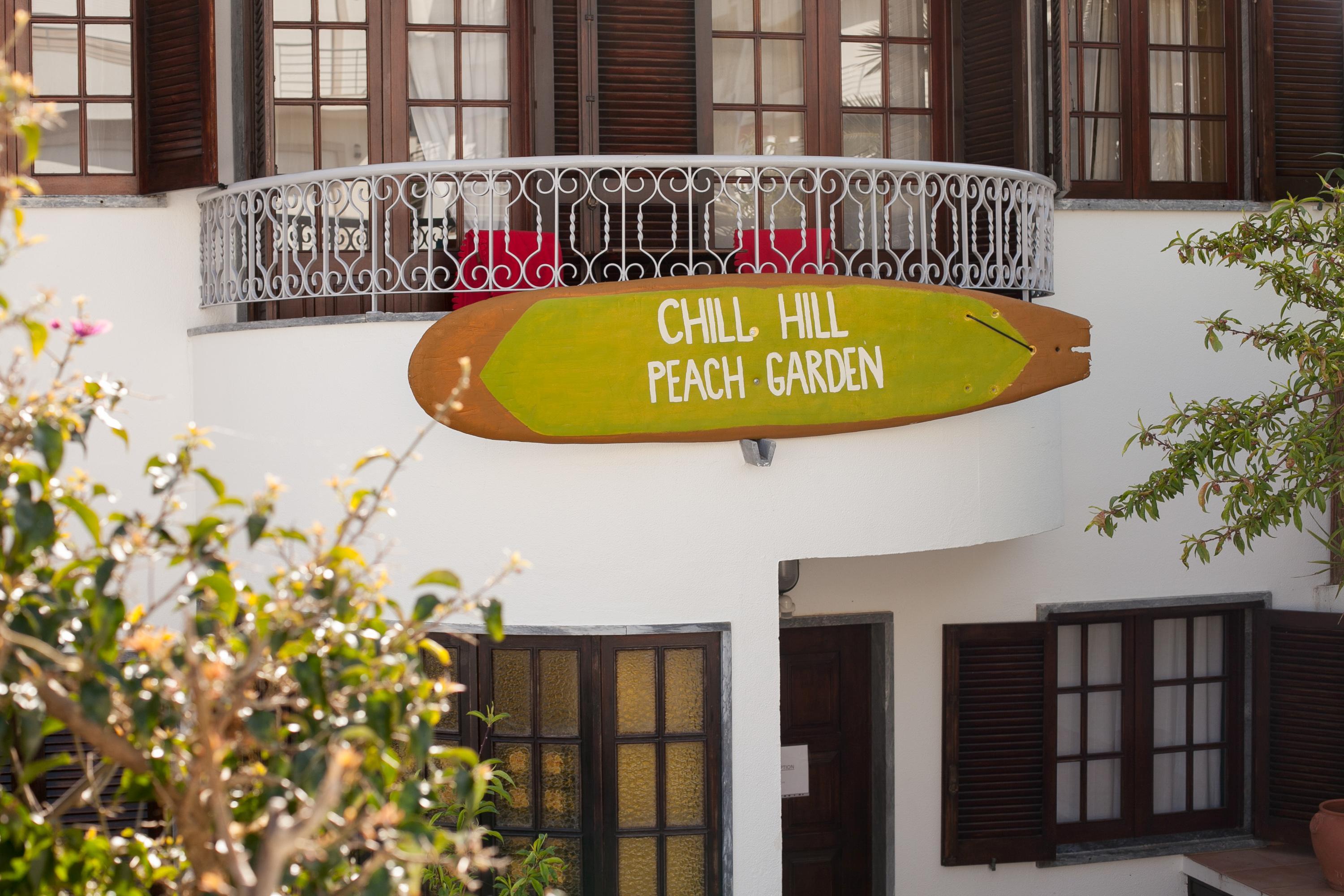 Ericeira Chill Hill Hostel & Private Rooms - Peach Garden Exterior photo