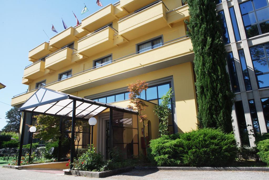 Hotel Cristallo Assisi Exterior photo