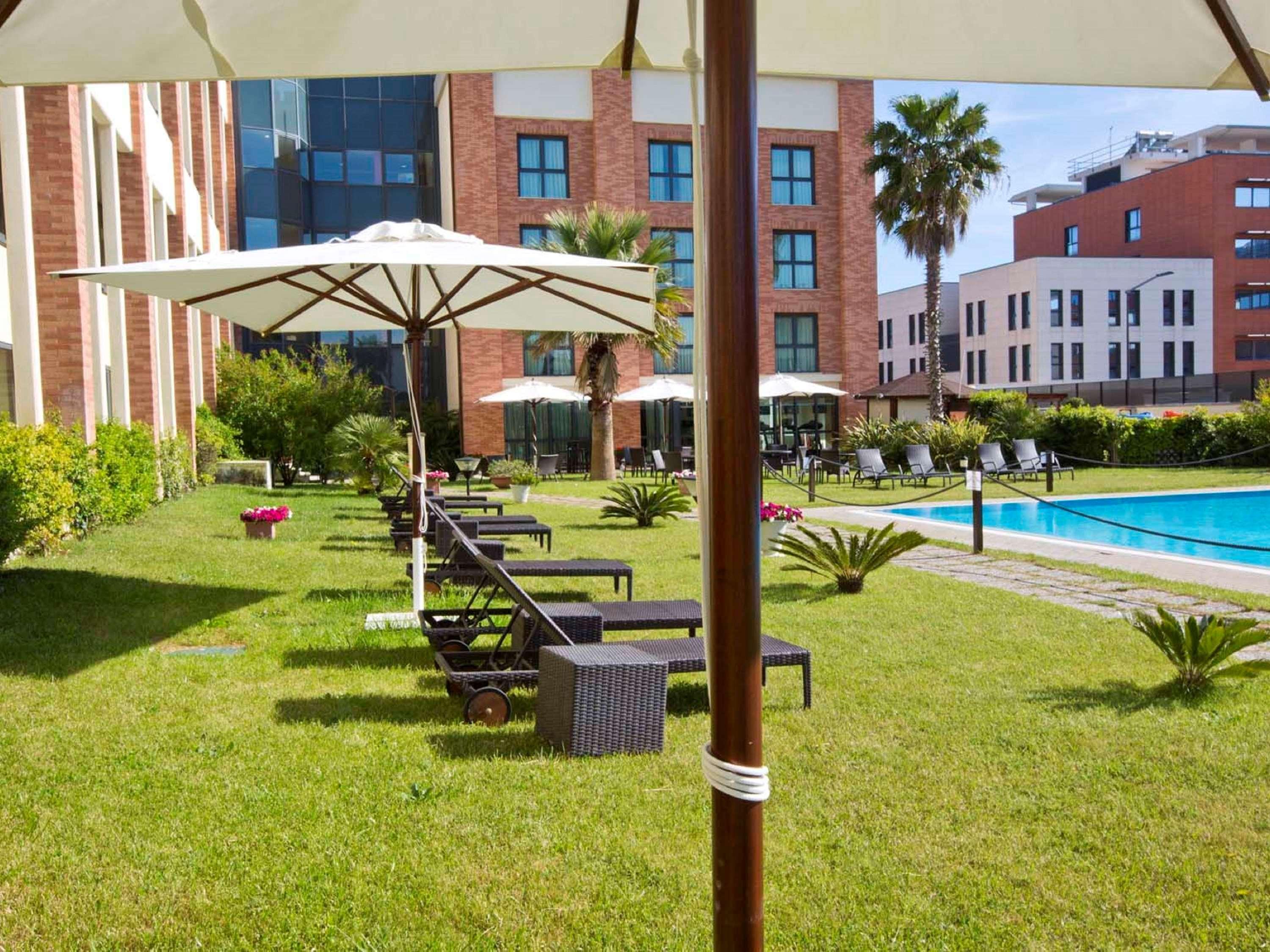 Mercure Leonardo Da Vinci Rome Airport Fiumicino Exterior photo