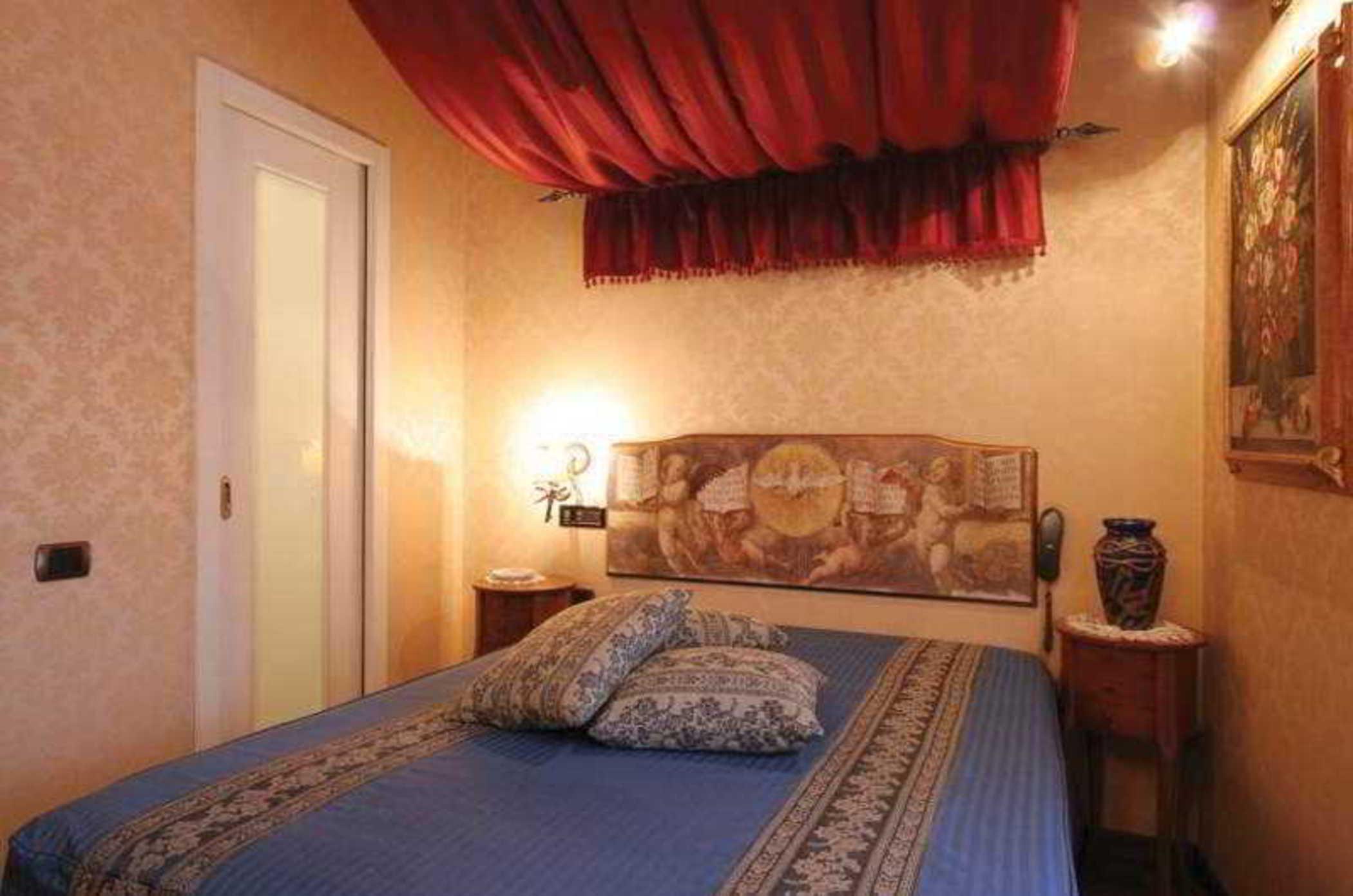 Hotel Suite Ares Naples Room photo