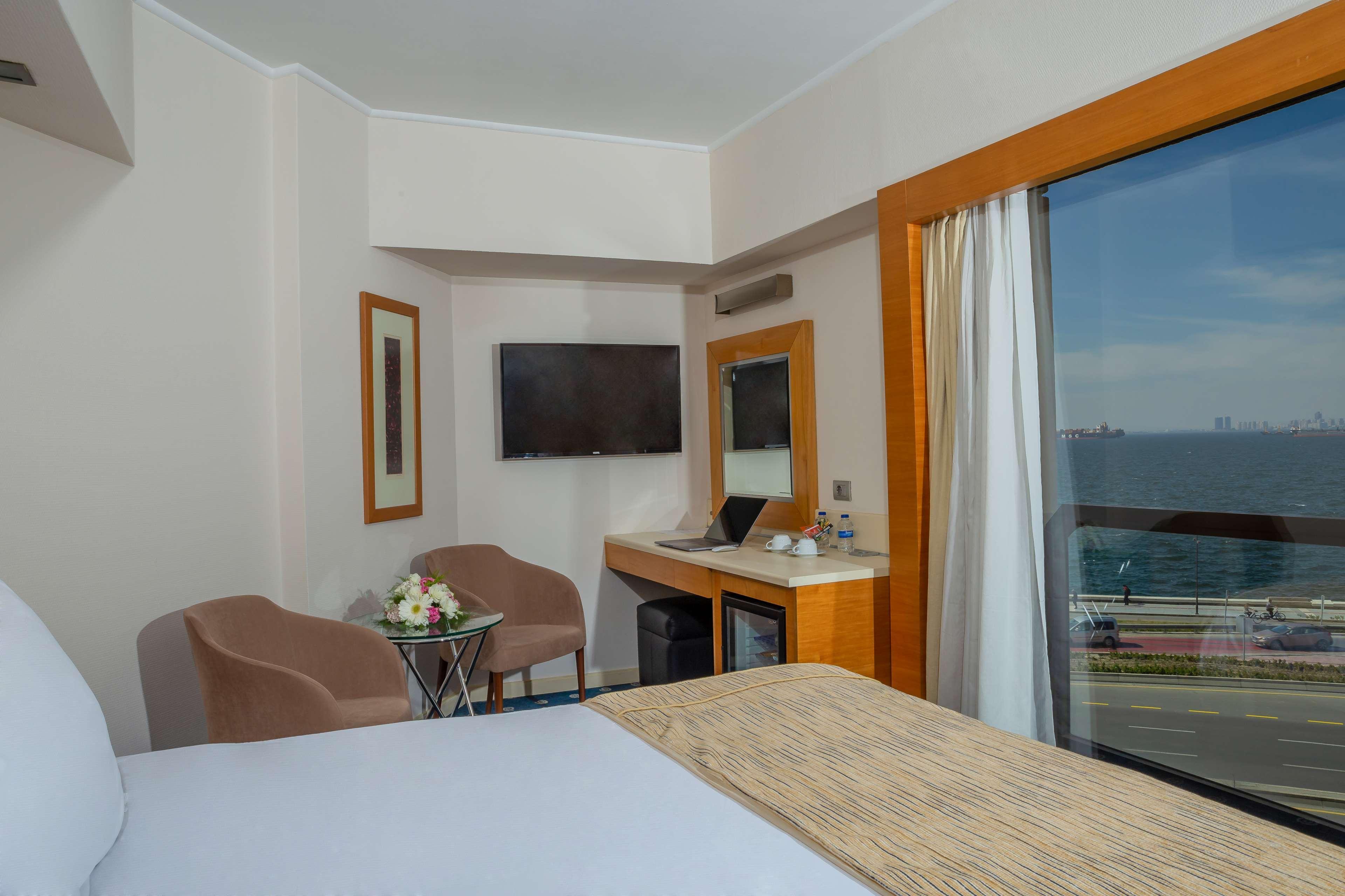 Best Western Plus Hotel Konak Izmir Exterior photo