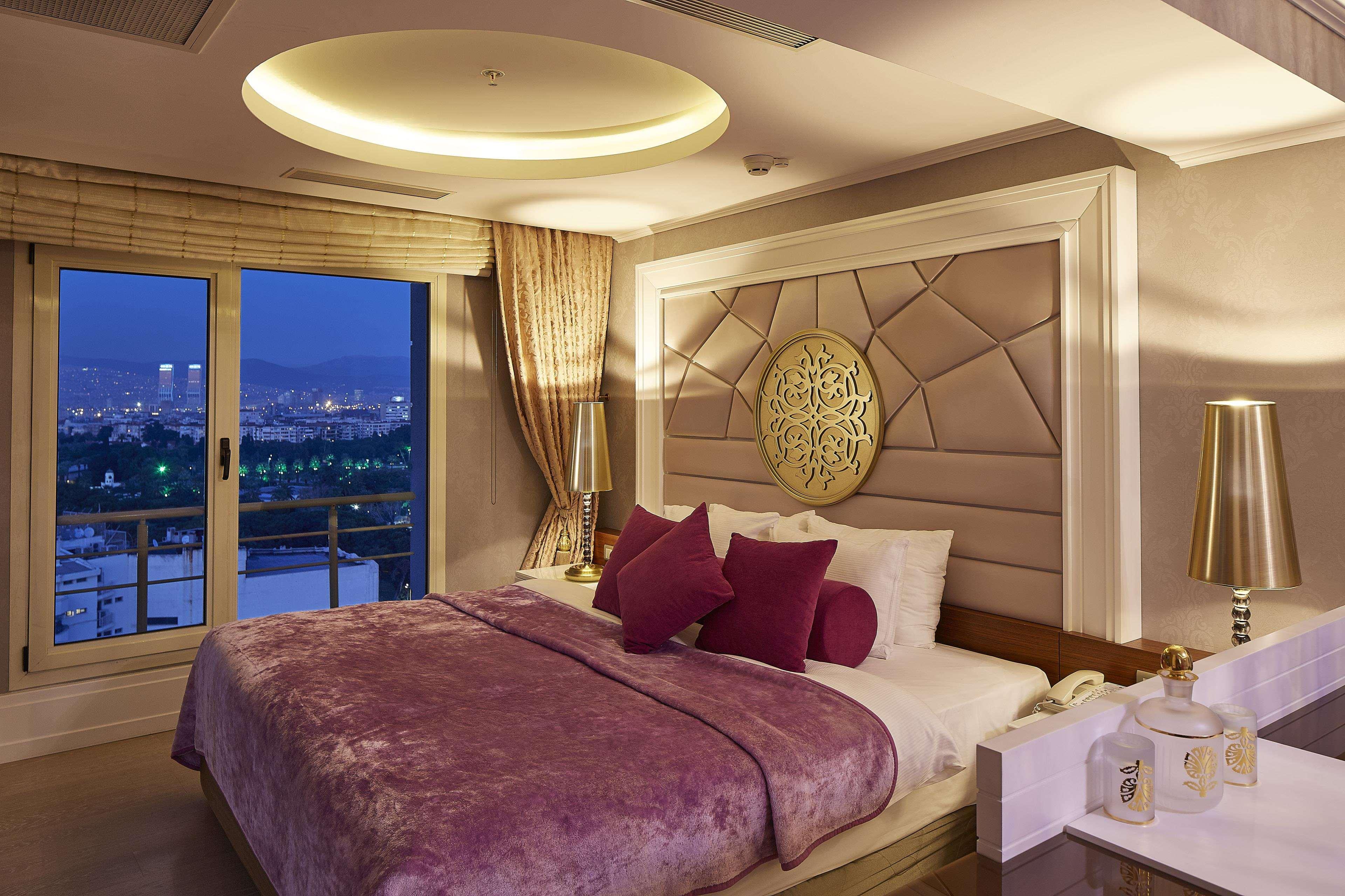 Doubletree By Hilton Izmir - Alsancak Hotel Exterior photo