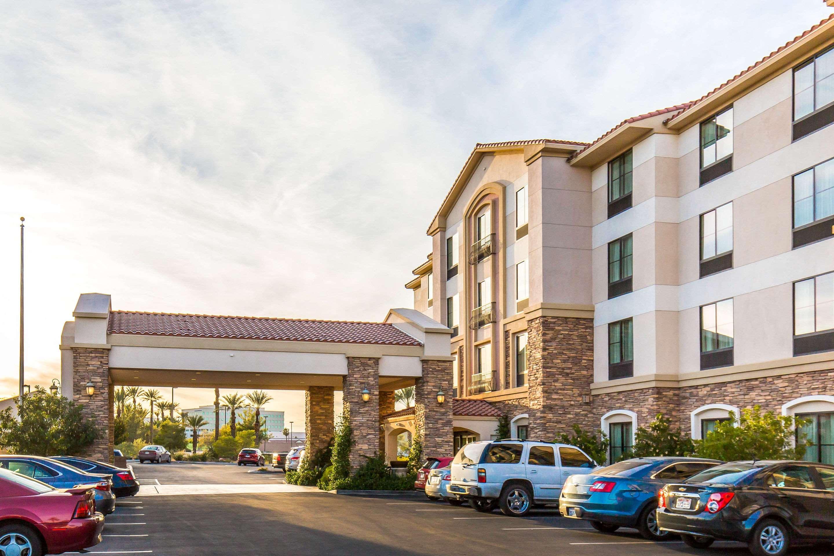 Comfort Inn & Suites Henderson - Las Vegas Exterior photo