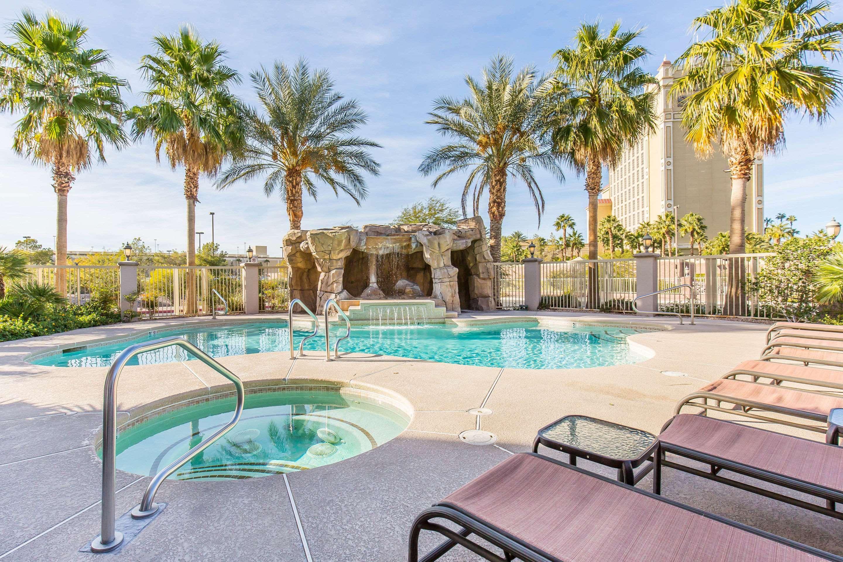 Comfort Inn & Suites Henderson - Las Vegas Exterior photo