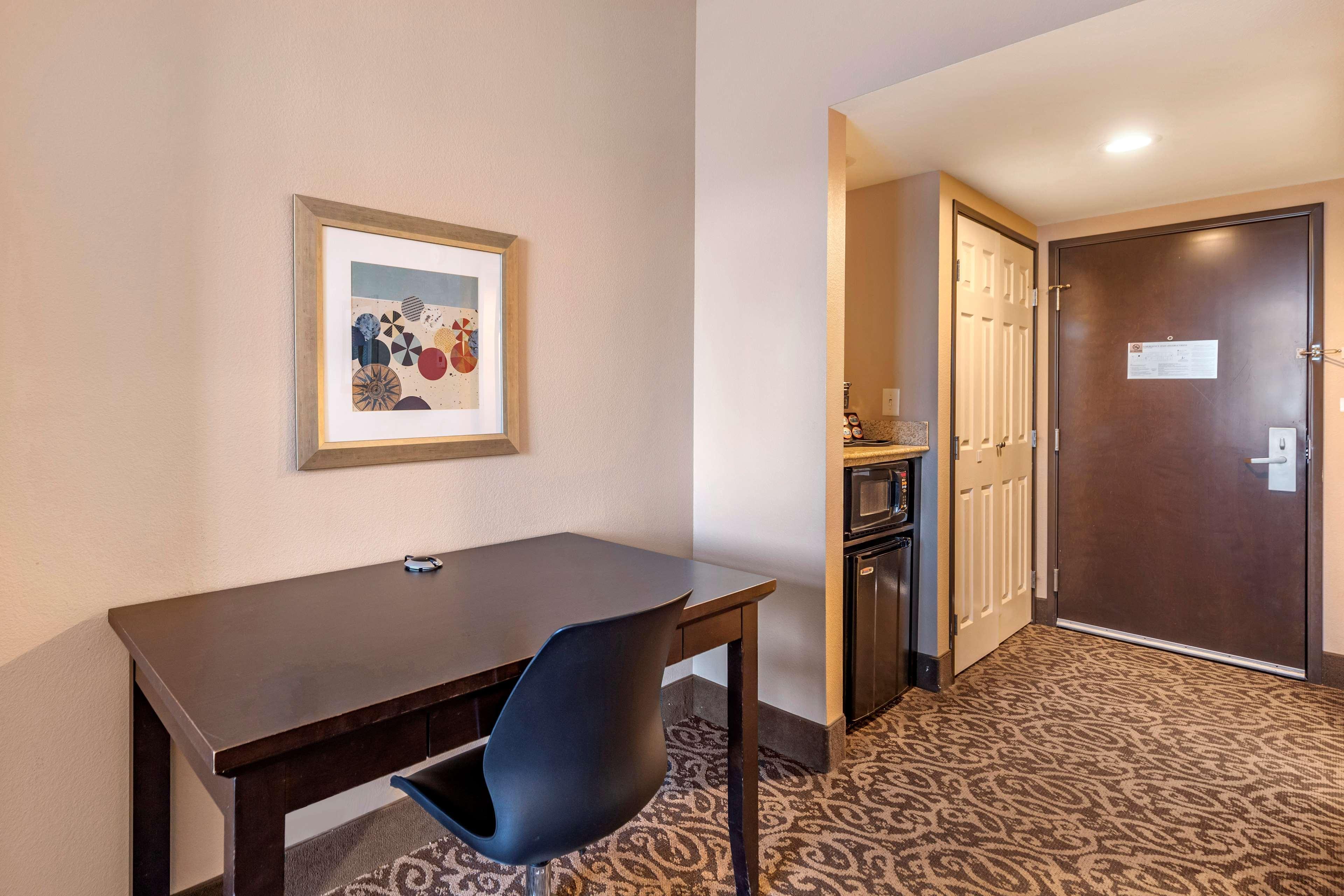 Best Western Plus Las Vegas South Henderson Exterior photo