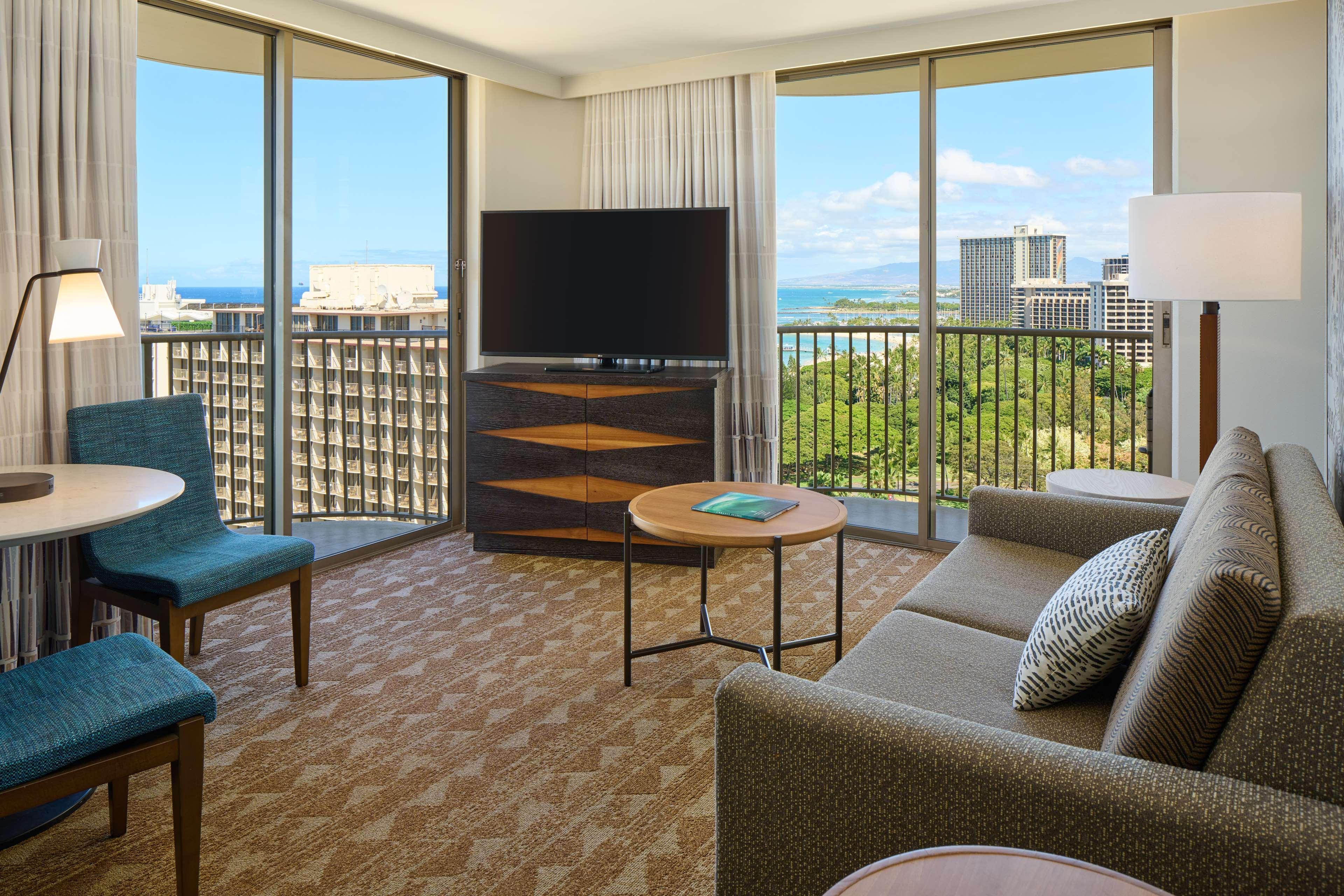 Embassy Suites By Hilton Waikiki Beach Walk Honolulu Exterior photo