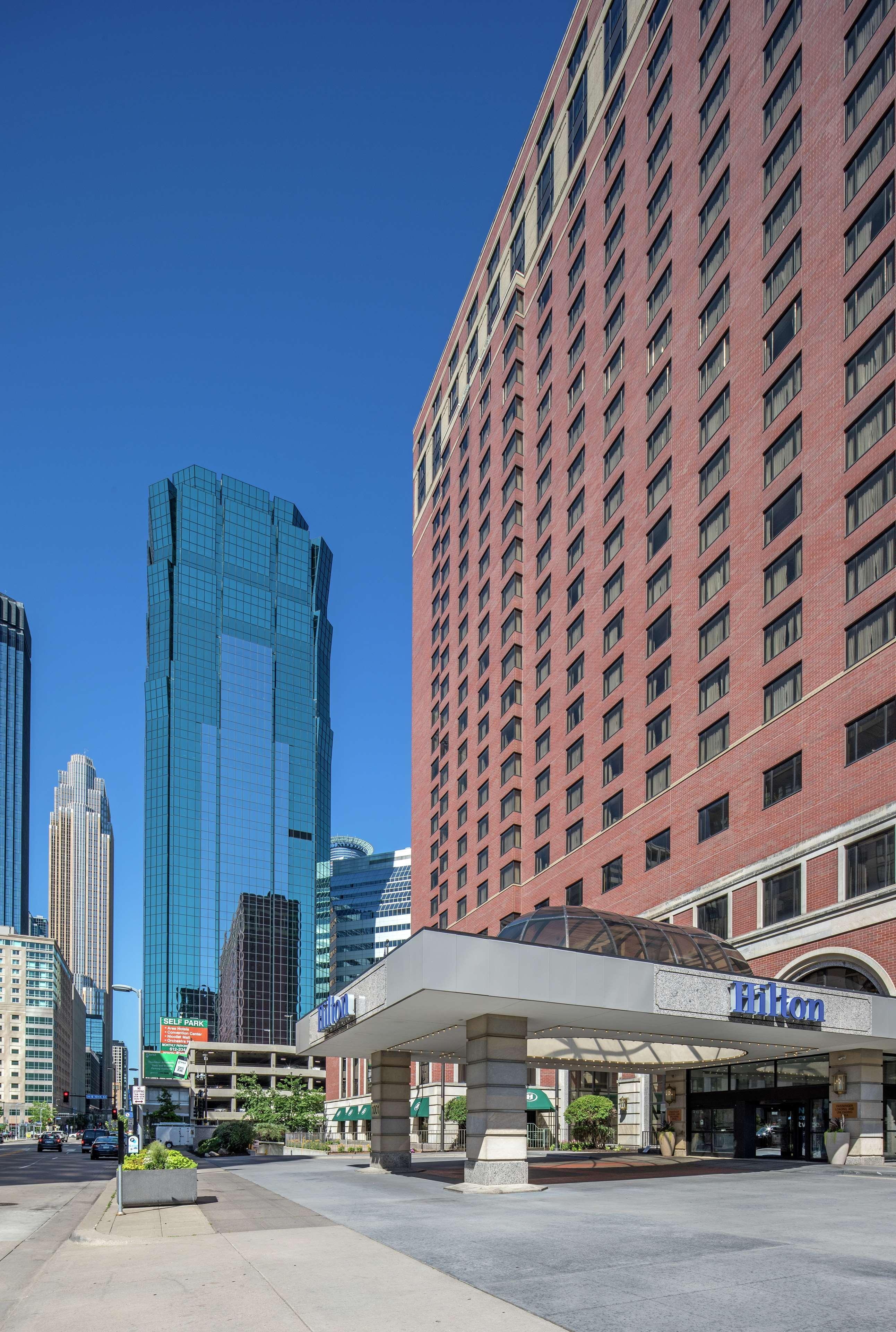 Hilton Minneapolis Exterior photo