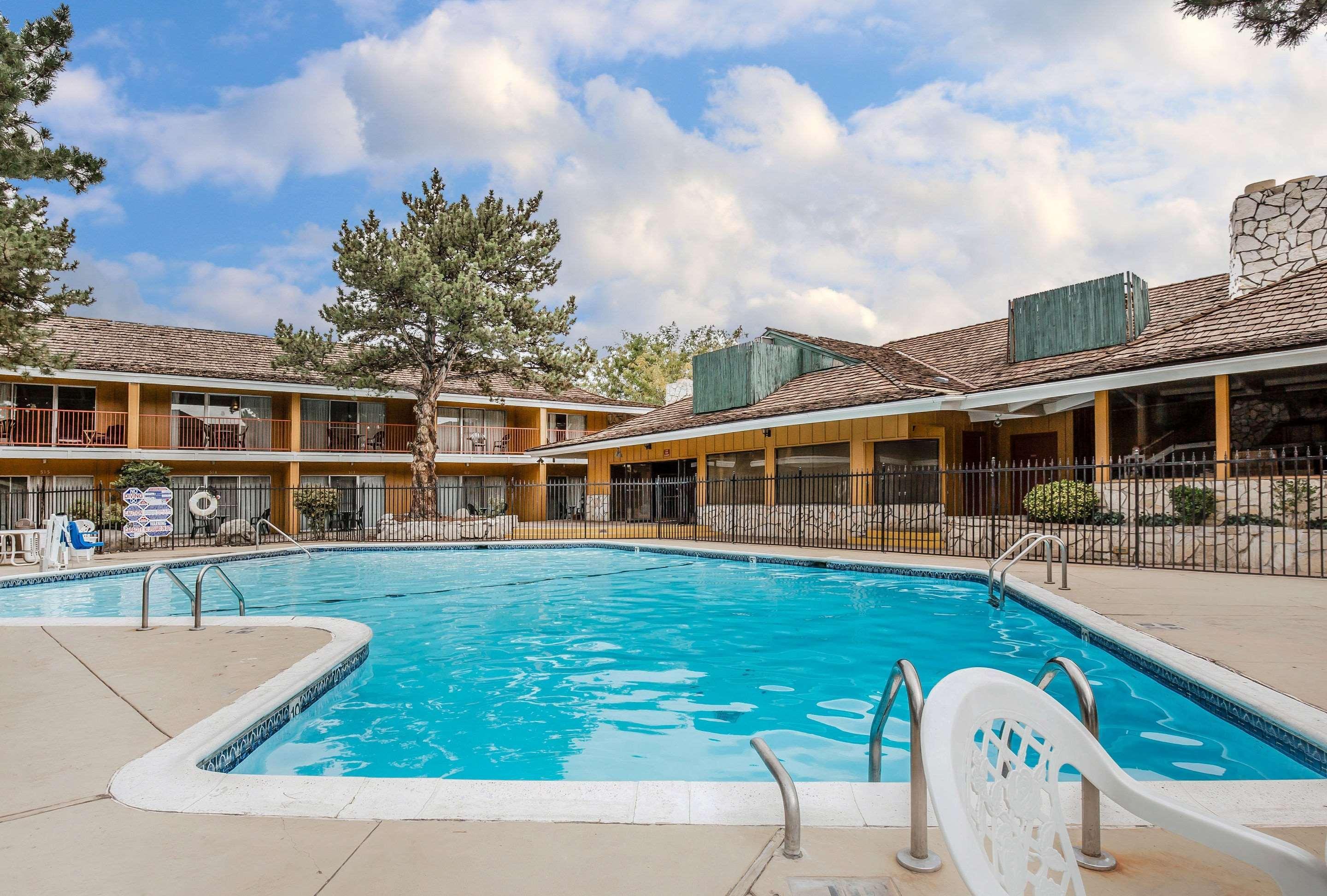 Econo Lodge Near Reno-Sparks Convention Center Exterior photo