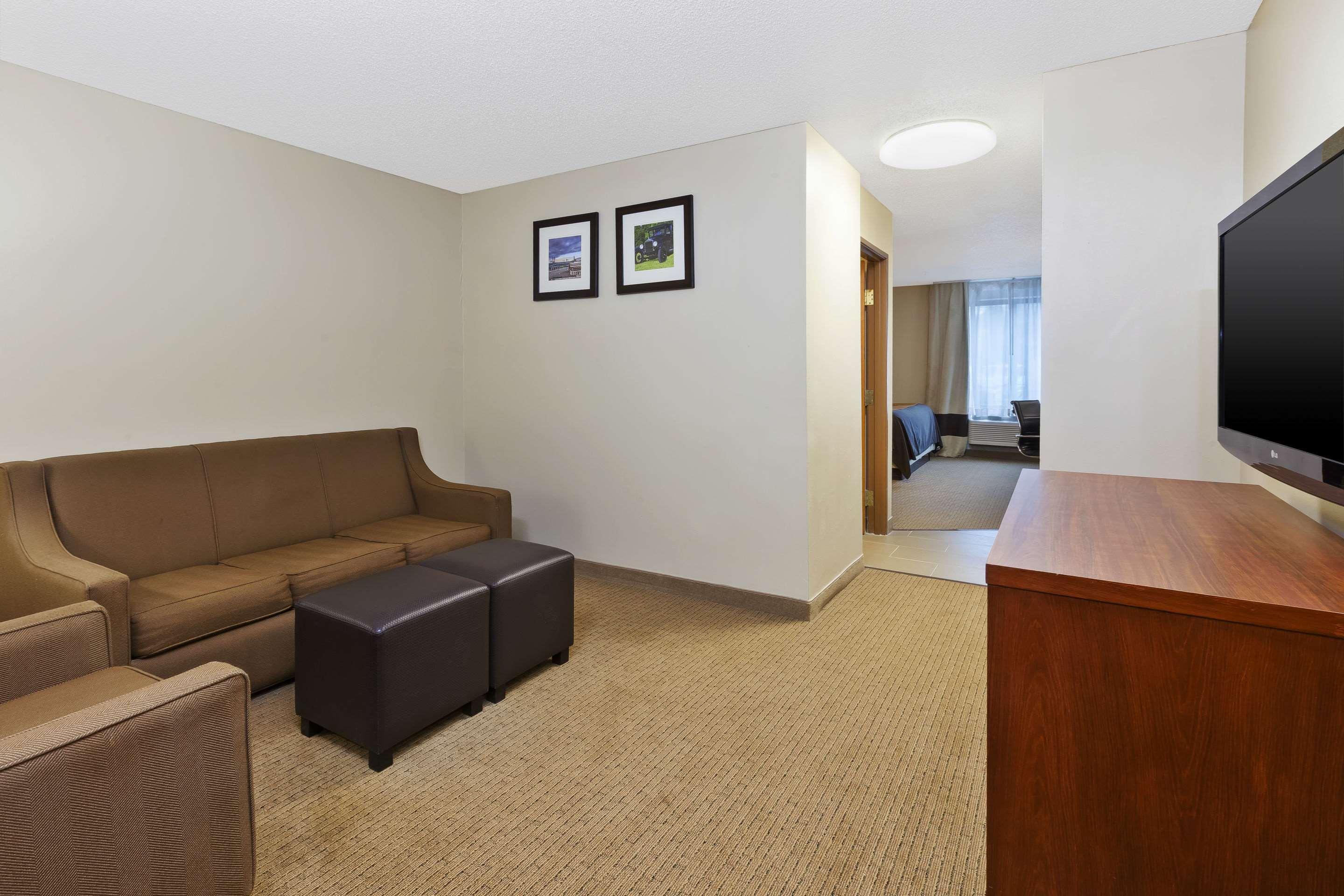 Comfort Inn & Suites Taylor Exterior photo