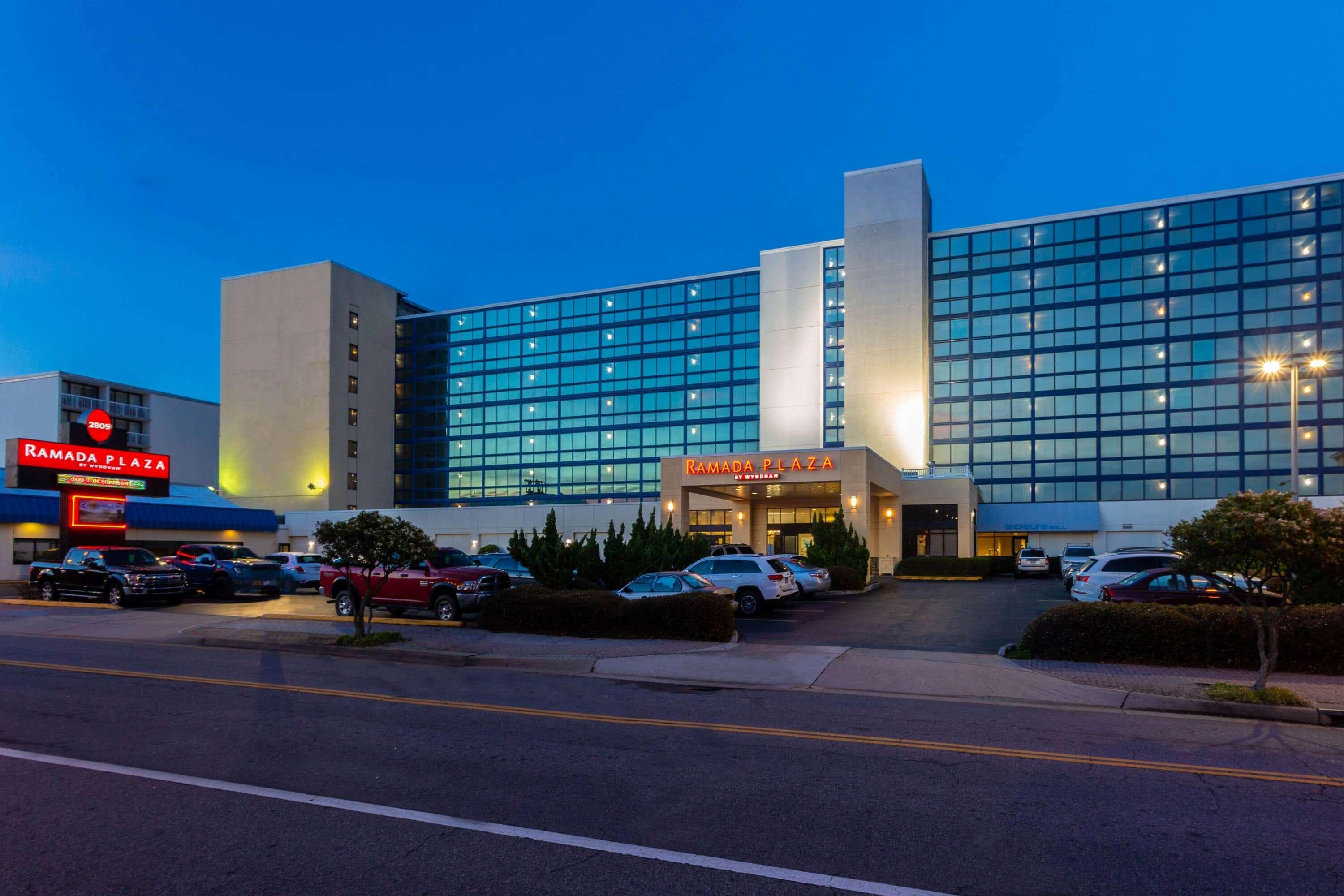 Ramada Plaza By Wyndham Virginia Beach Oceanfront Exterior photo