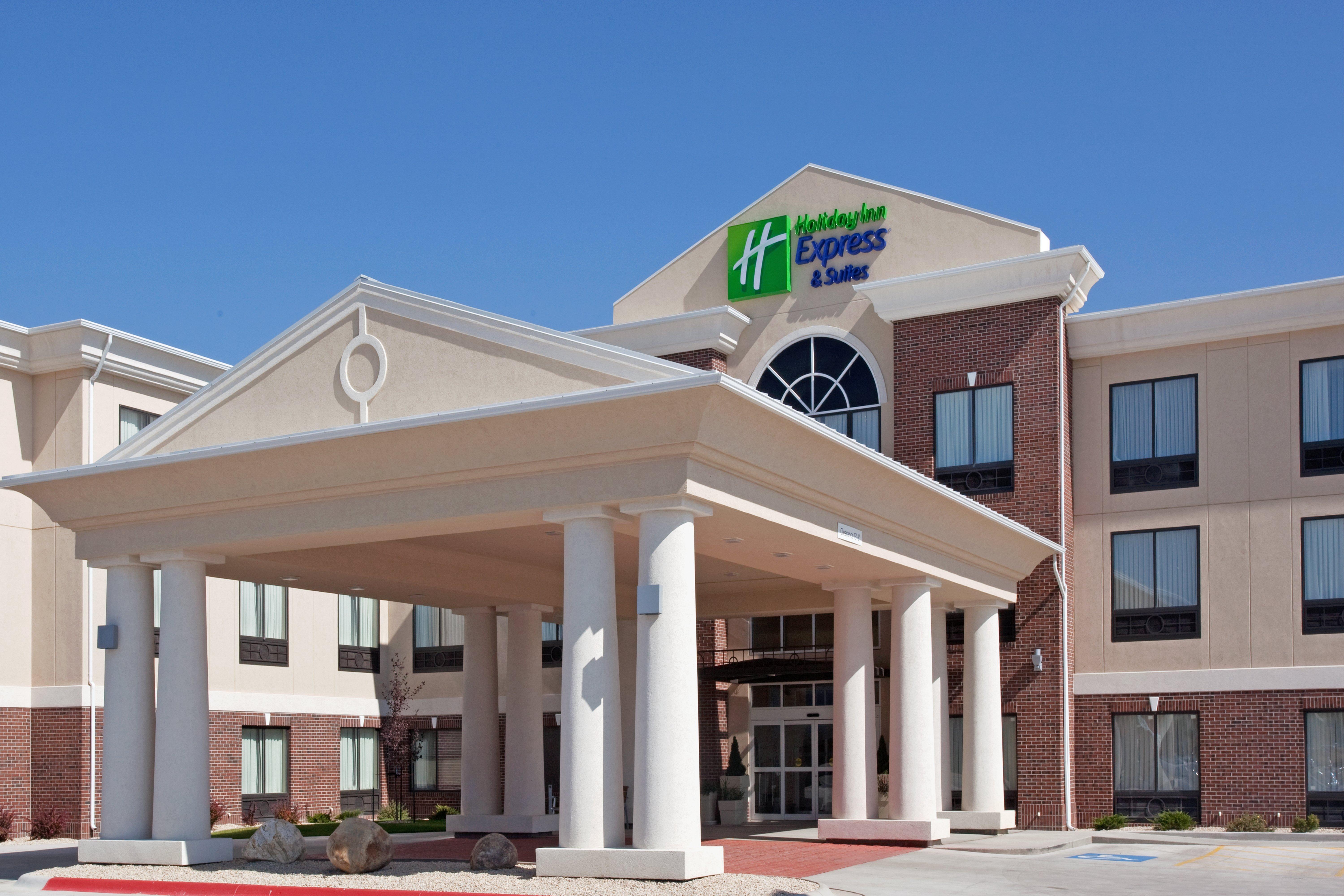 Holiday Inn Express & Suites Buffalo, An Ihg Hotel Exterior photo