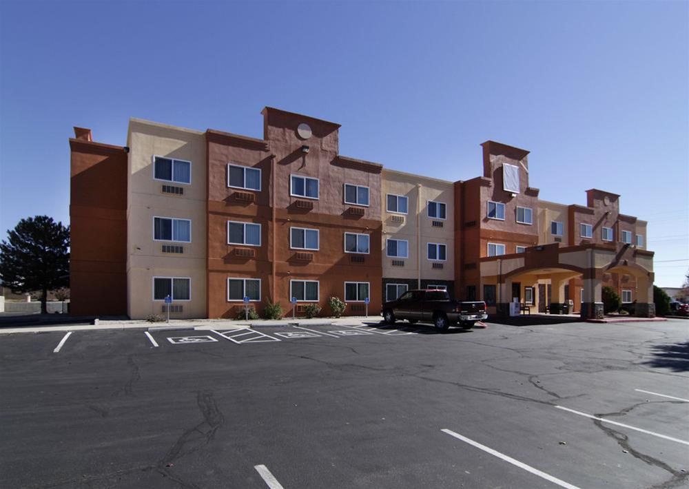 Comfort Suites Albuquerque Exterior photo