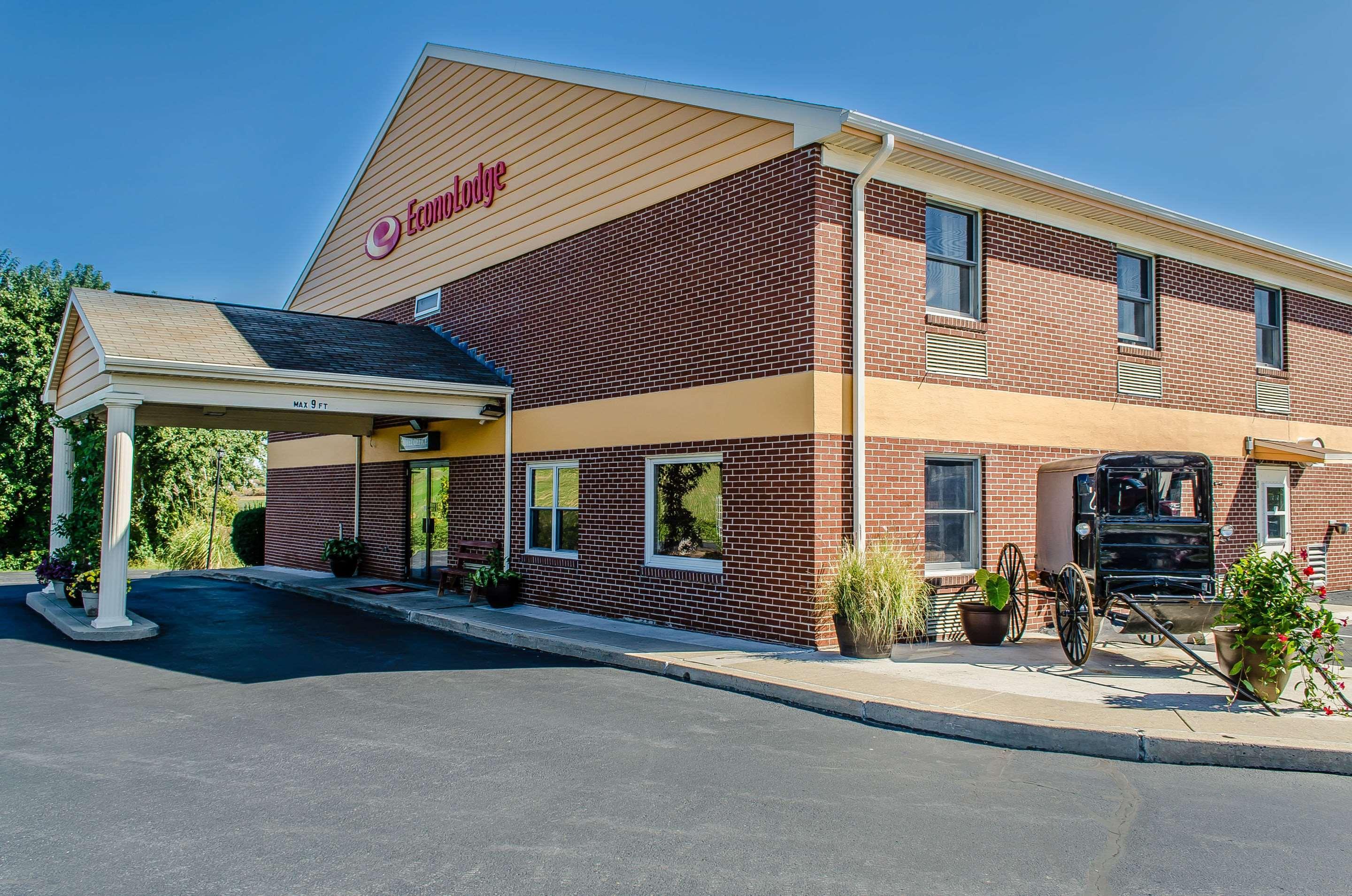 Econo Lodge Amish Country Lancaster Exterior photo