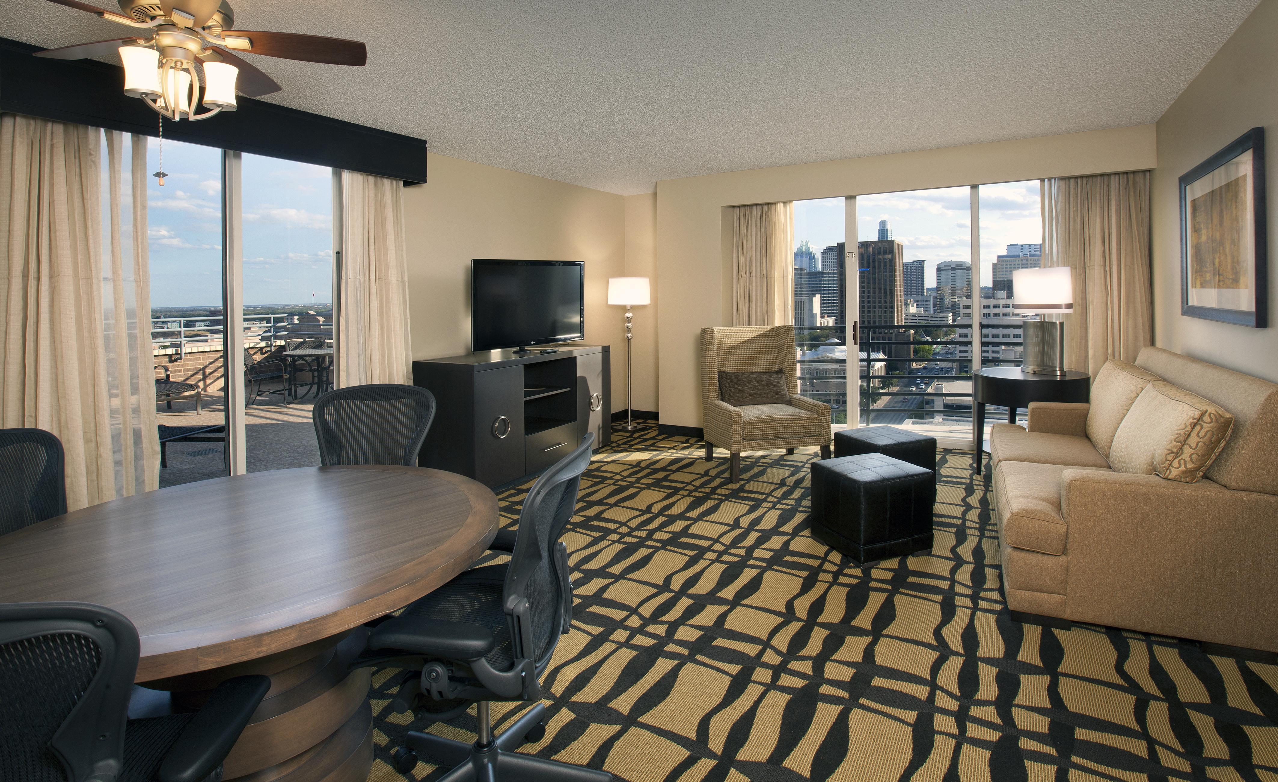 Doubletree Suites By Hilton Hotel Austin Room photo