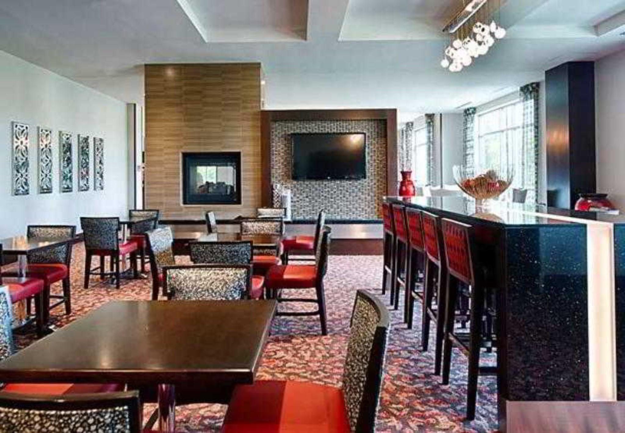 Residence Inn By Marriott Boston Logan Airport/Chelsea Restaurant photo