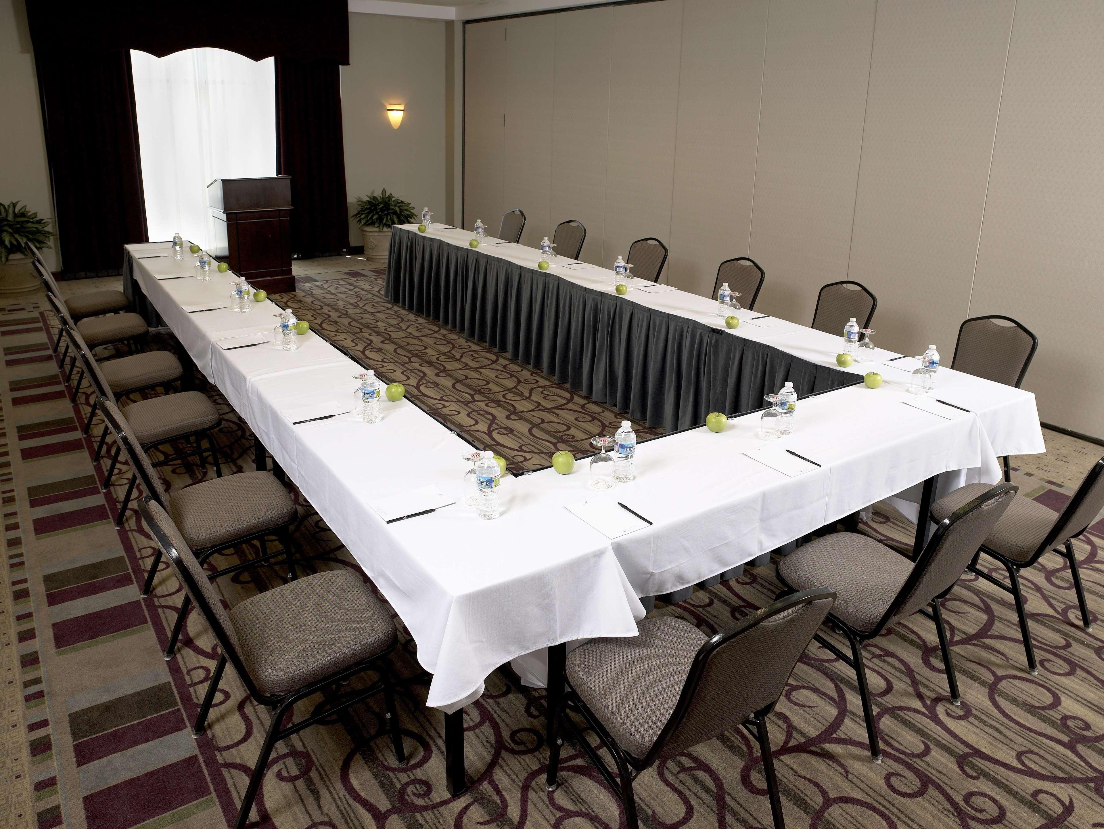 Doubletree By Hilton Charlotte Airport Hotel Facilities photo