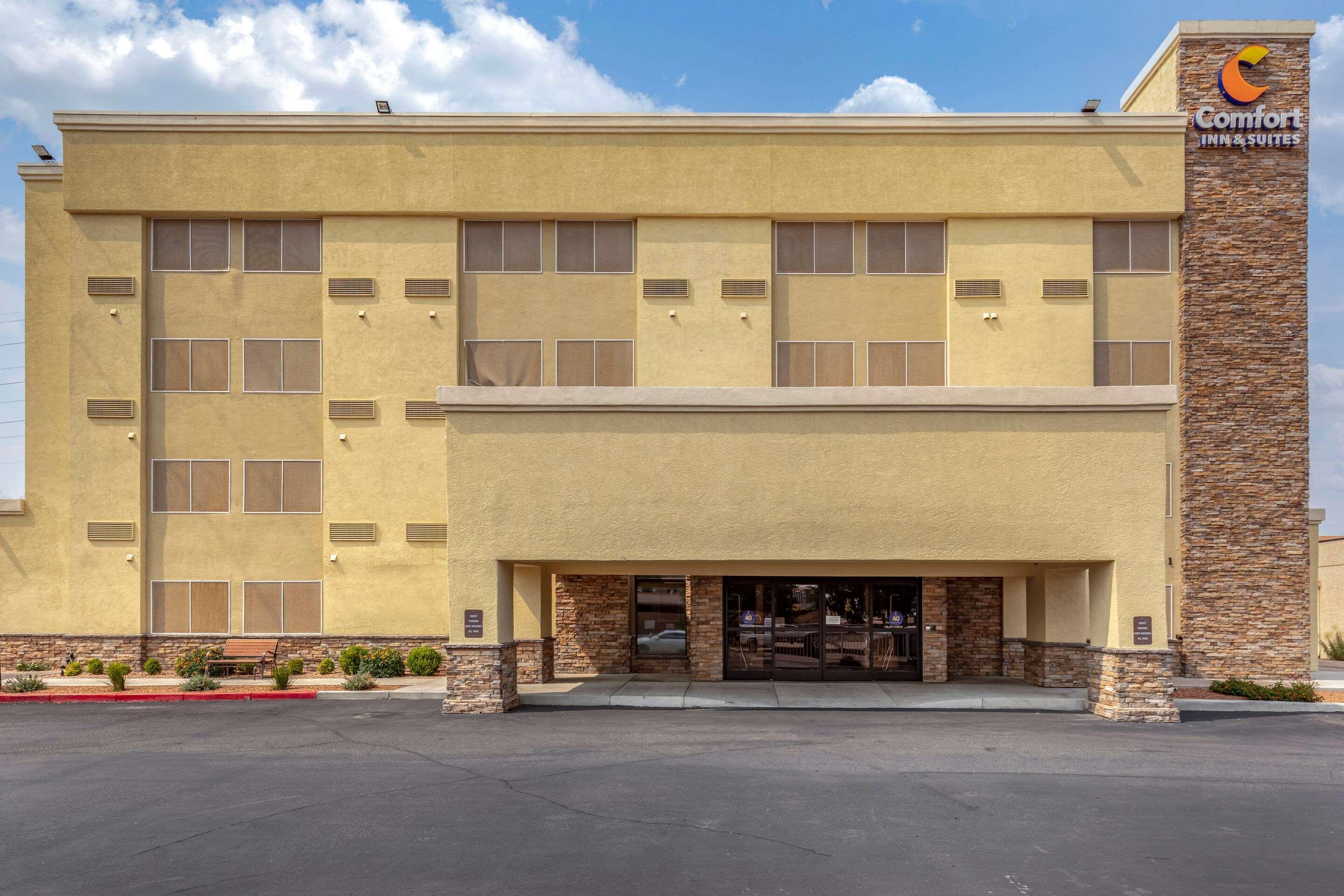 Comfort Inn & Suites Albuquerque Downtown Exterior photo