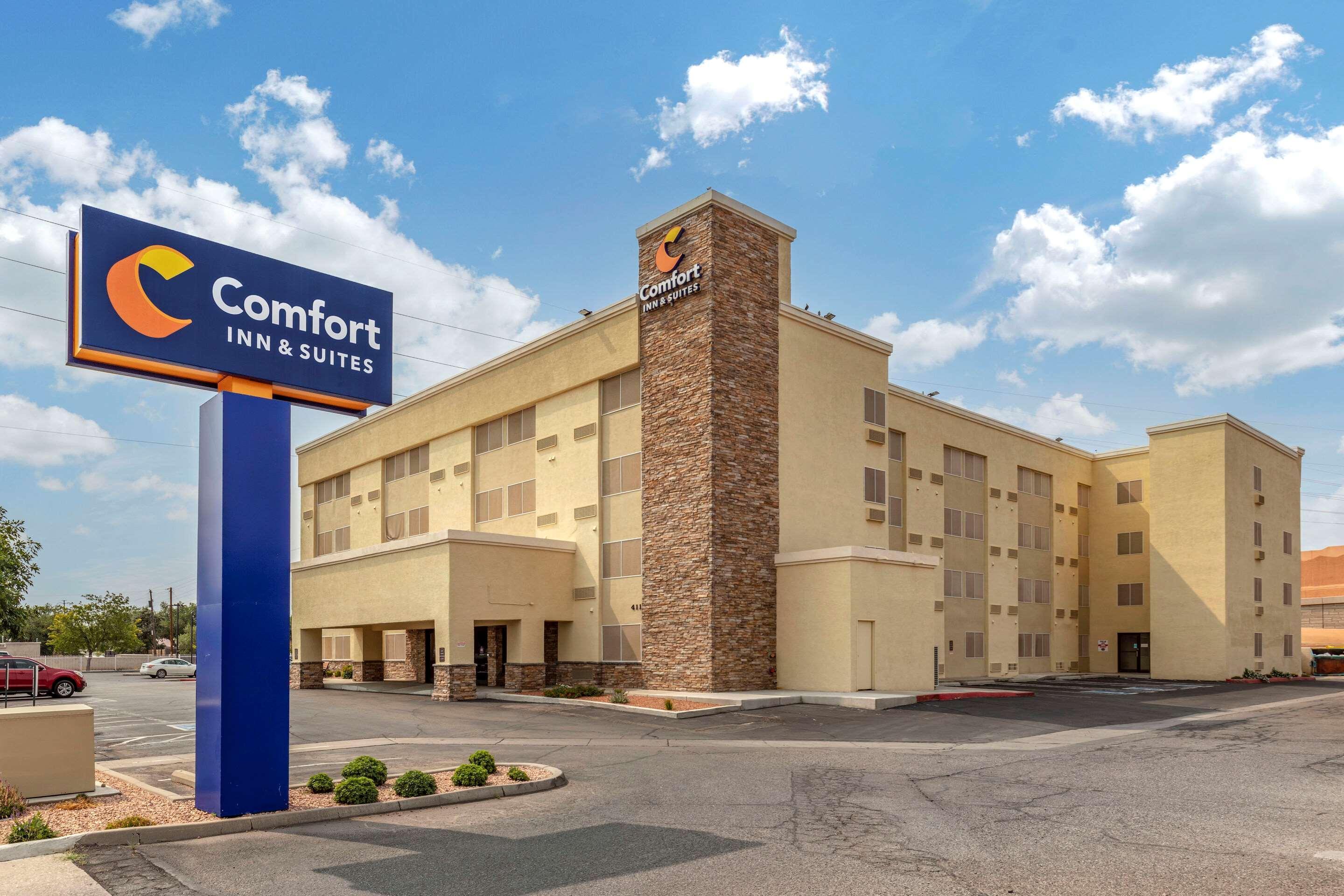 Comfort Inn & Suites Albuquerque Downtown Exterior photo