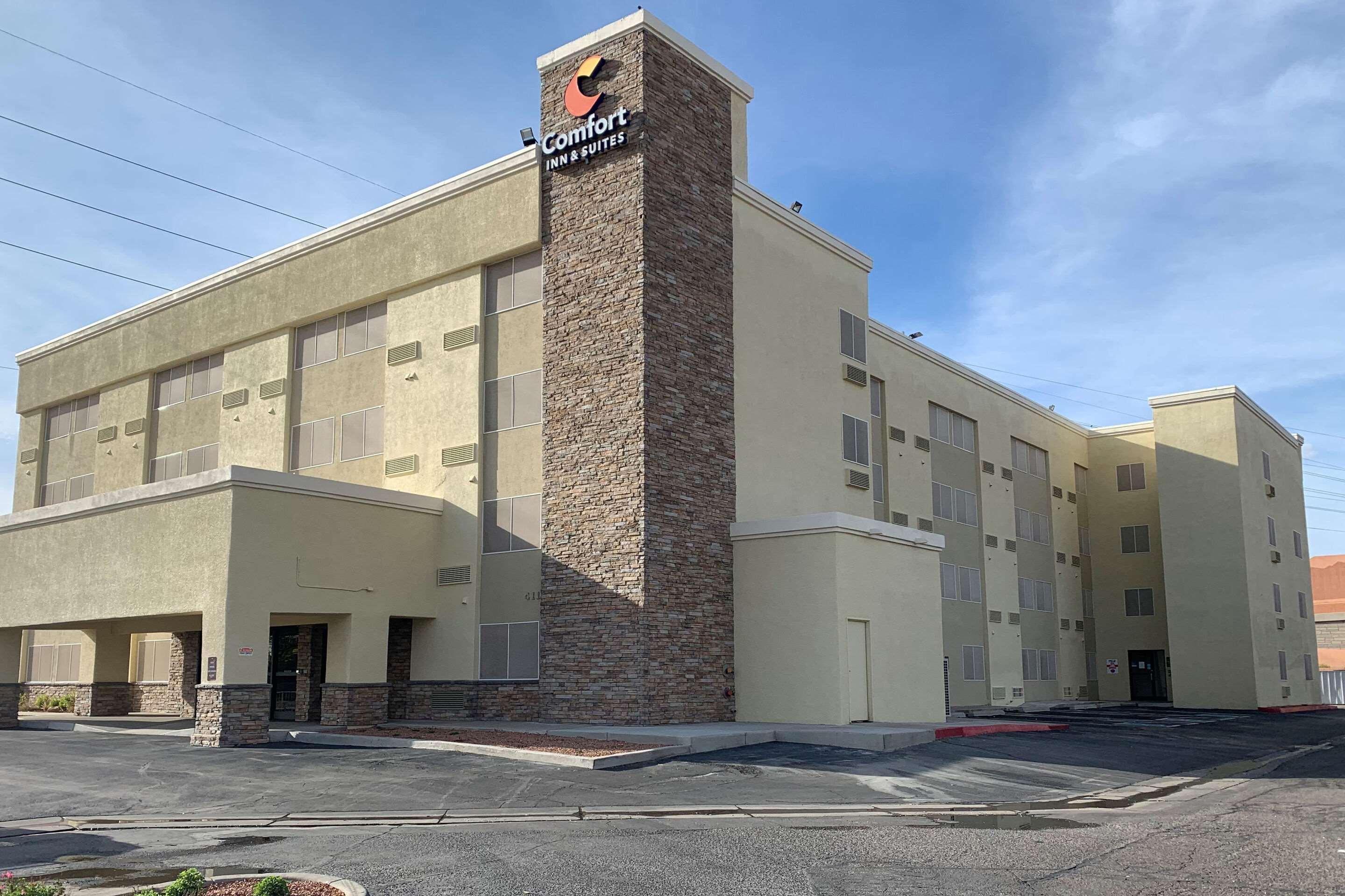 Comfort Inn & Suites Albuquerque Downtown Exterior photo