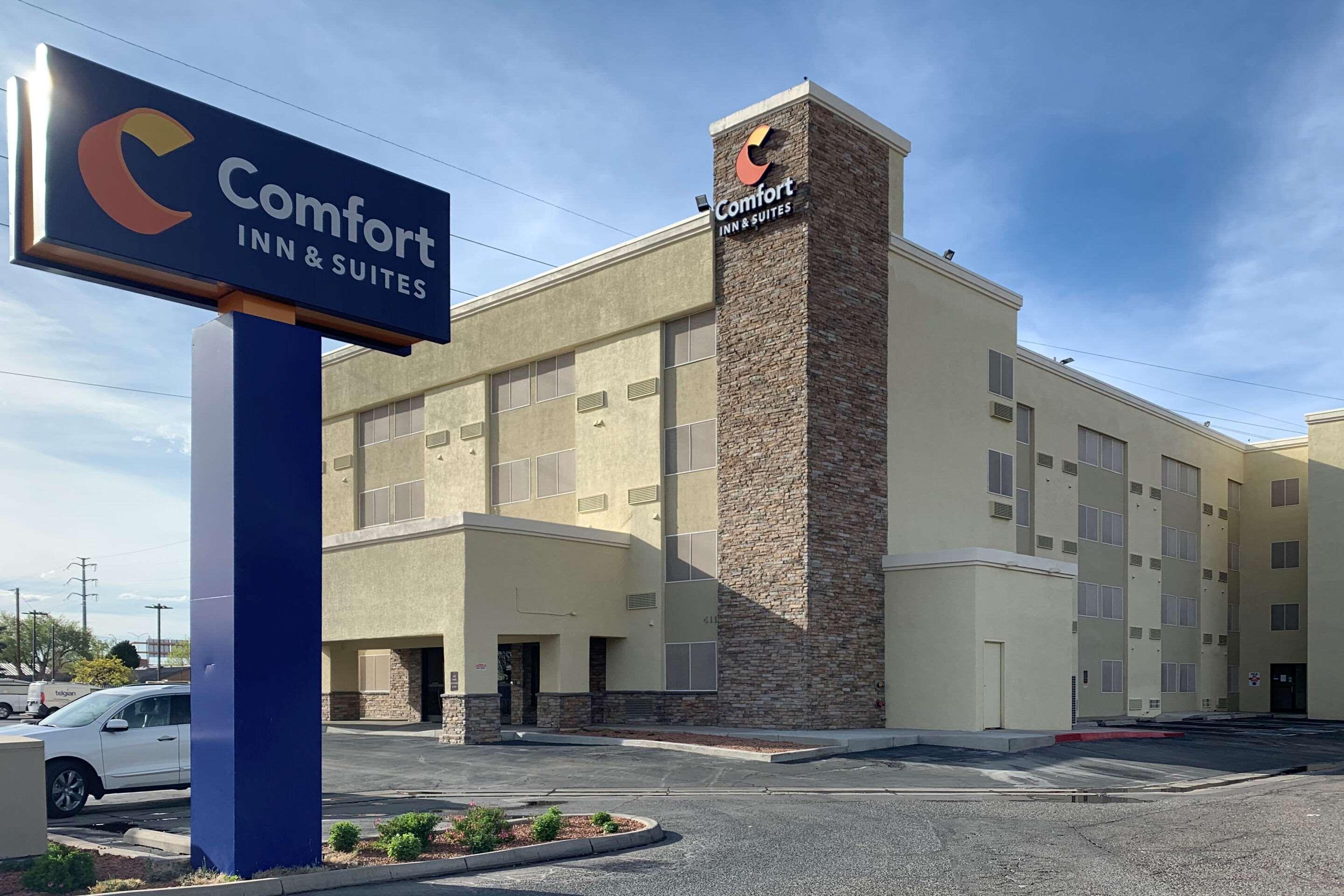 Comfort Inn & Suites Albuquerque Downtown Exterior photo