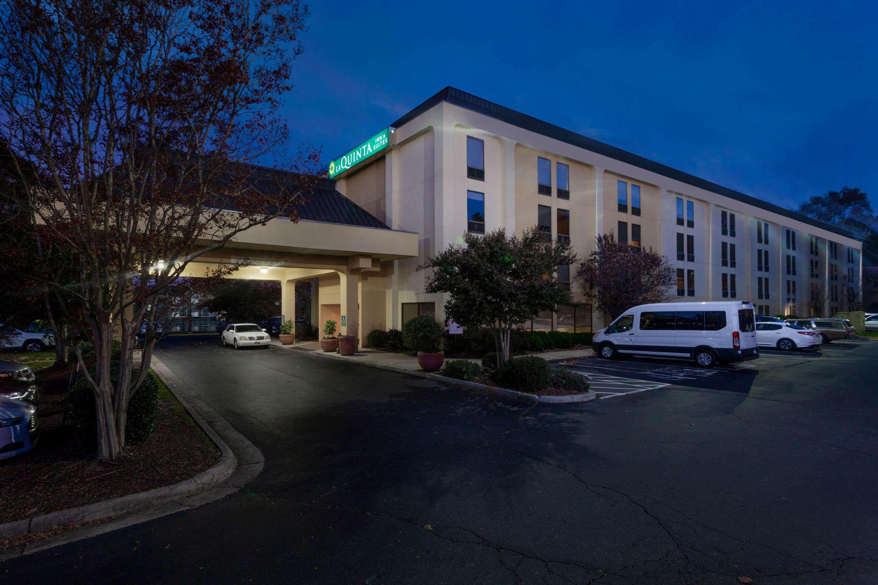 La Quinta By Wyndham Charlotte Airport North Hotel Exterior photo