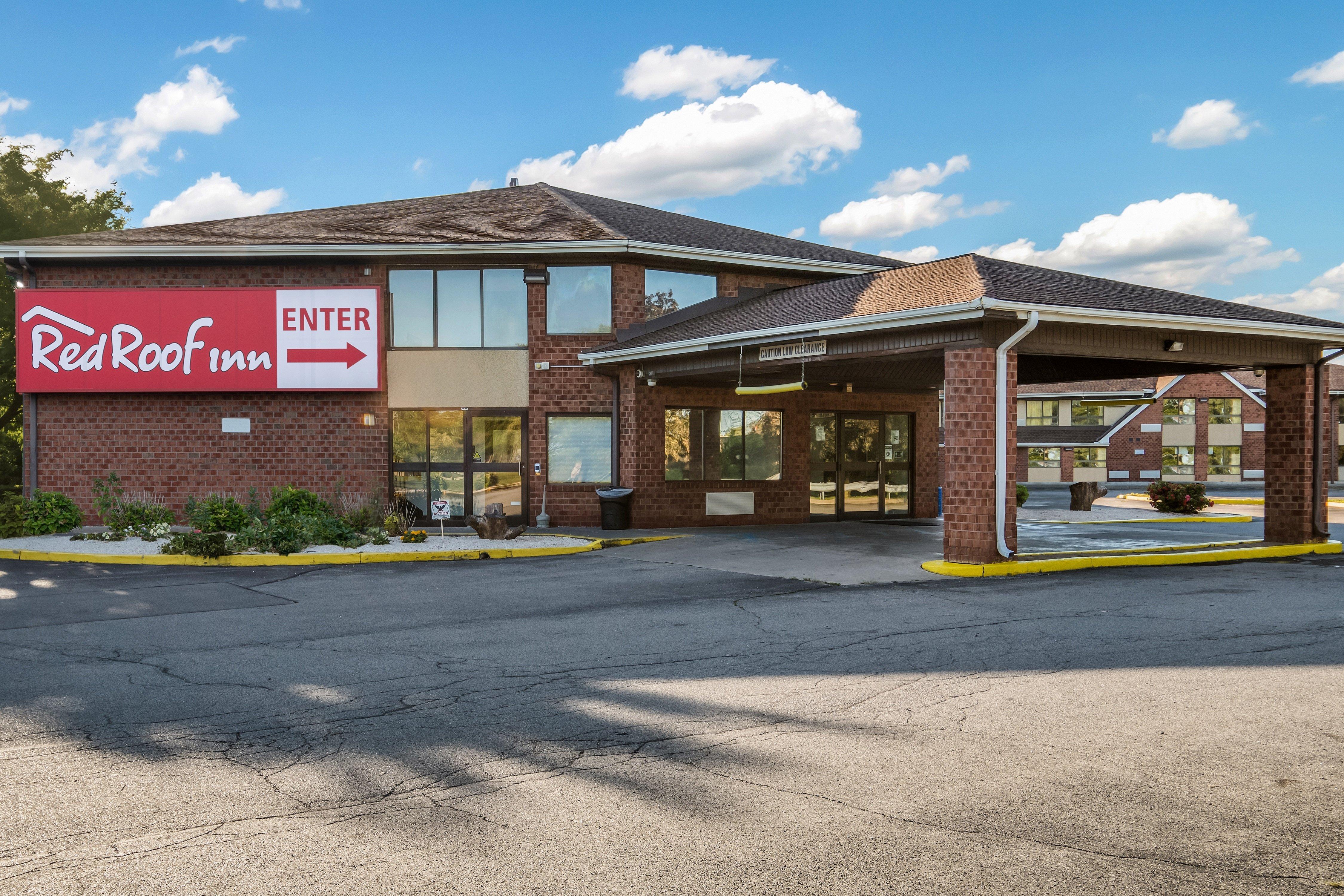 Red Roof Inn Rochester - Airport Exterior photo