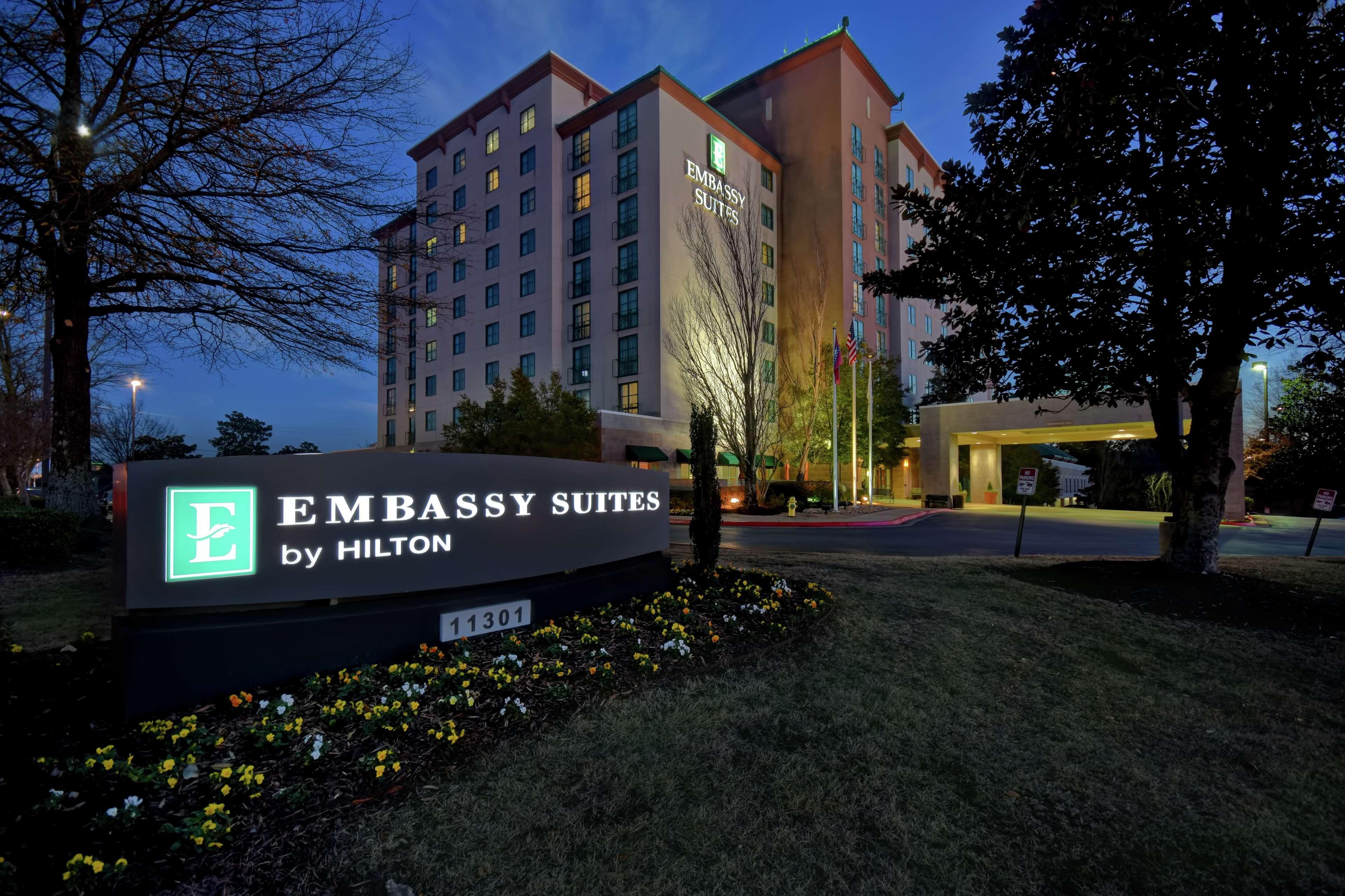 Embassy Suites Little Rock Exterior photo