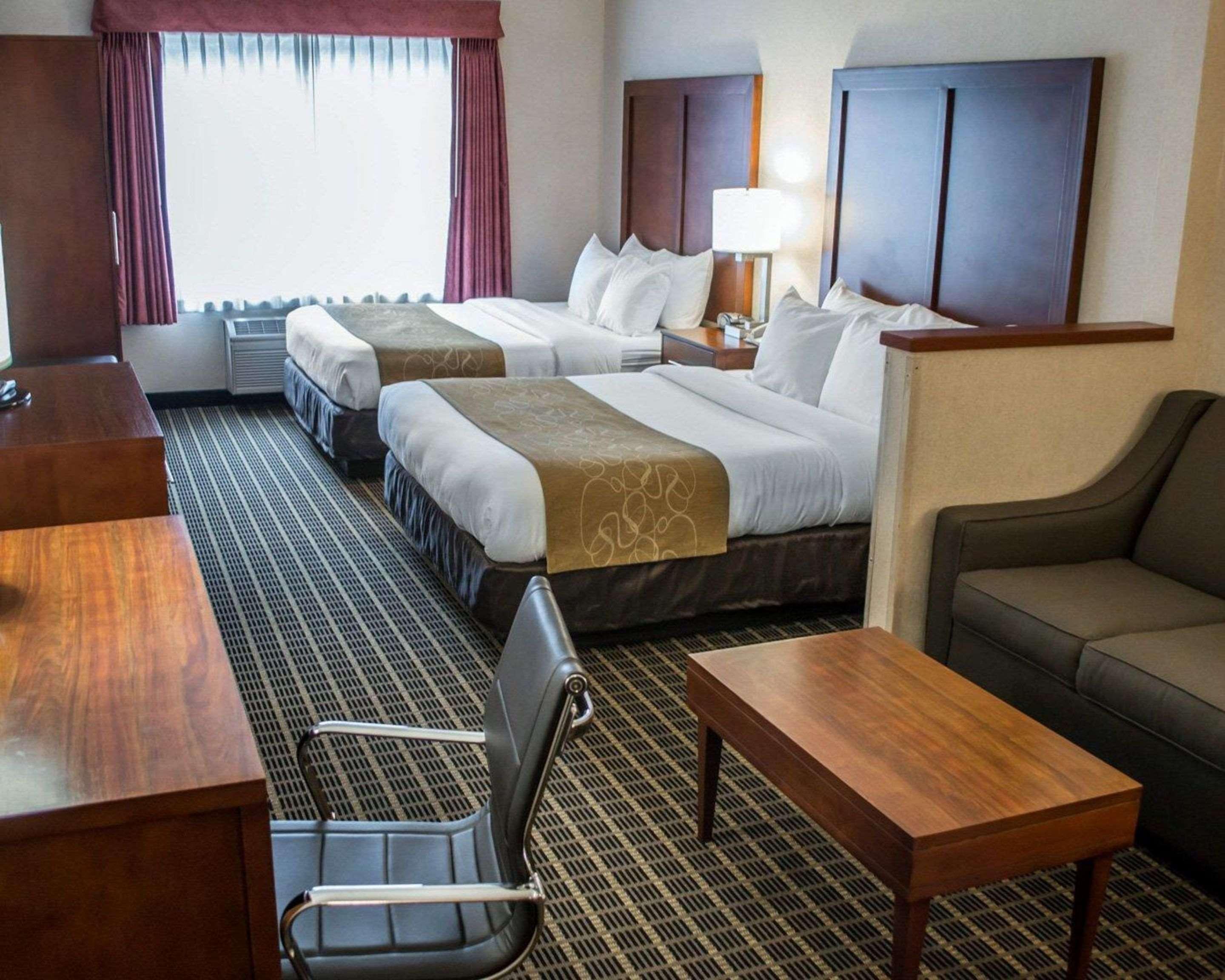 Comfort Suites Portland Southwest Exterior photo