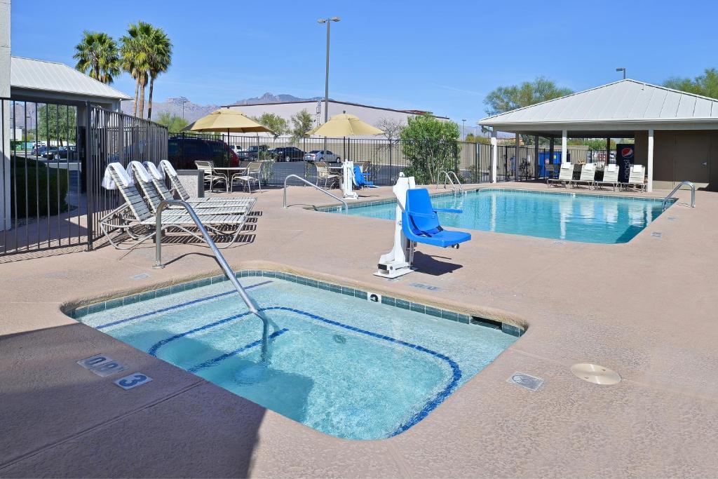 Comfort Suites At Tucson Mall Exterior photo