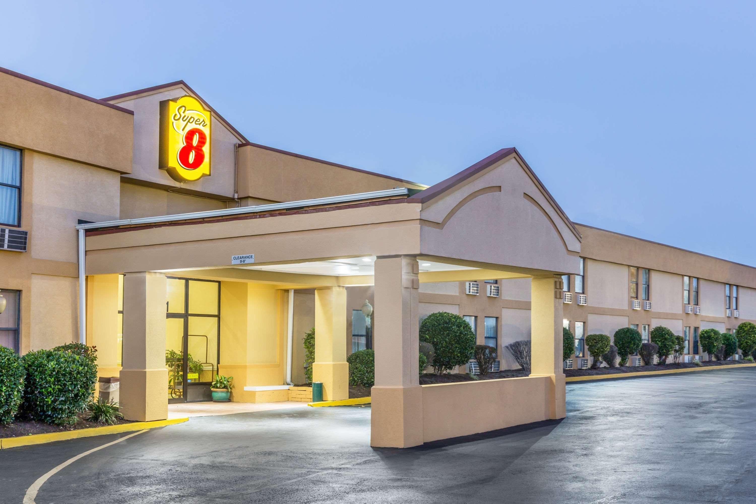 Super 8 By Wyndham Knoxville Downtown Area Exterior photo