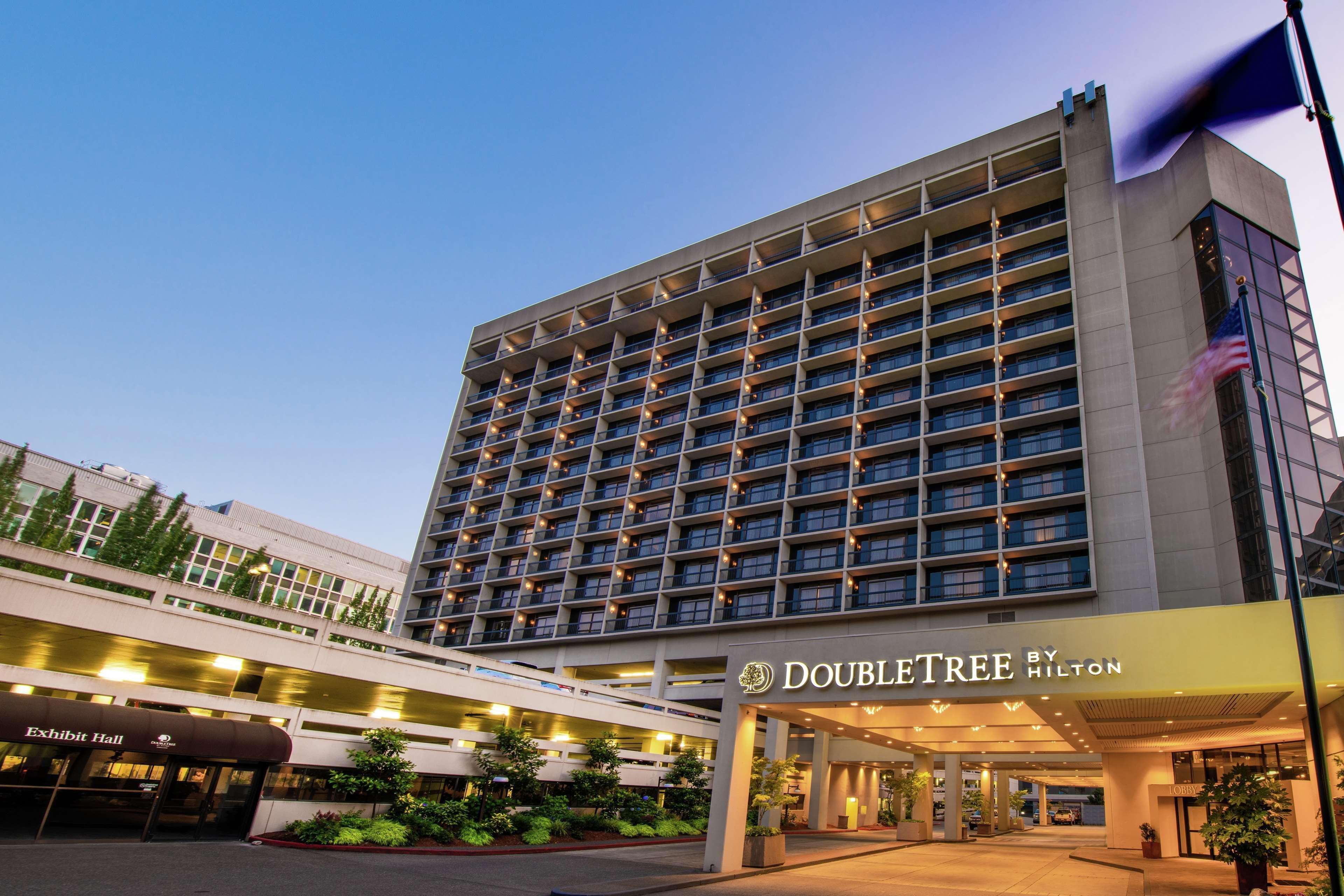 Doubletree By Hilton Portland Hotel Exterior photo