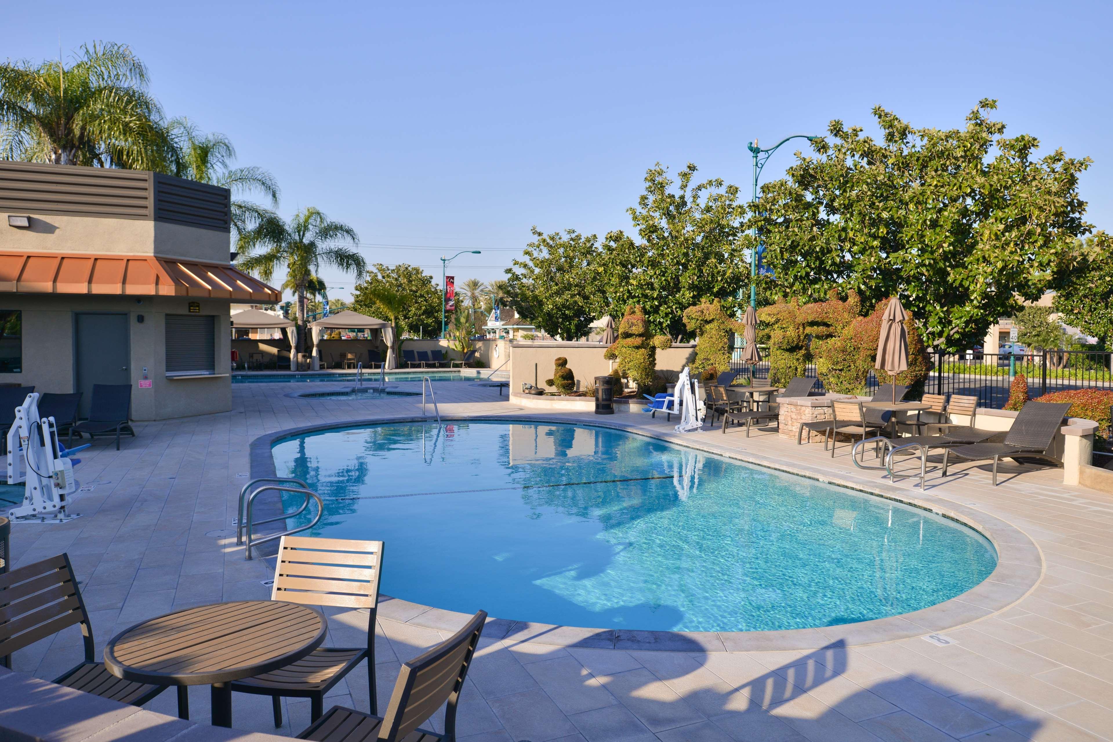 Best Western Plus Stovall'S Inn Anaheim Exterior photo