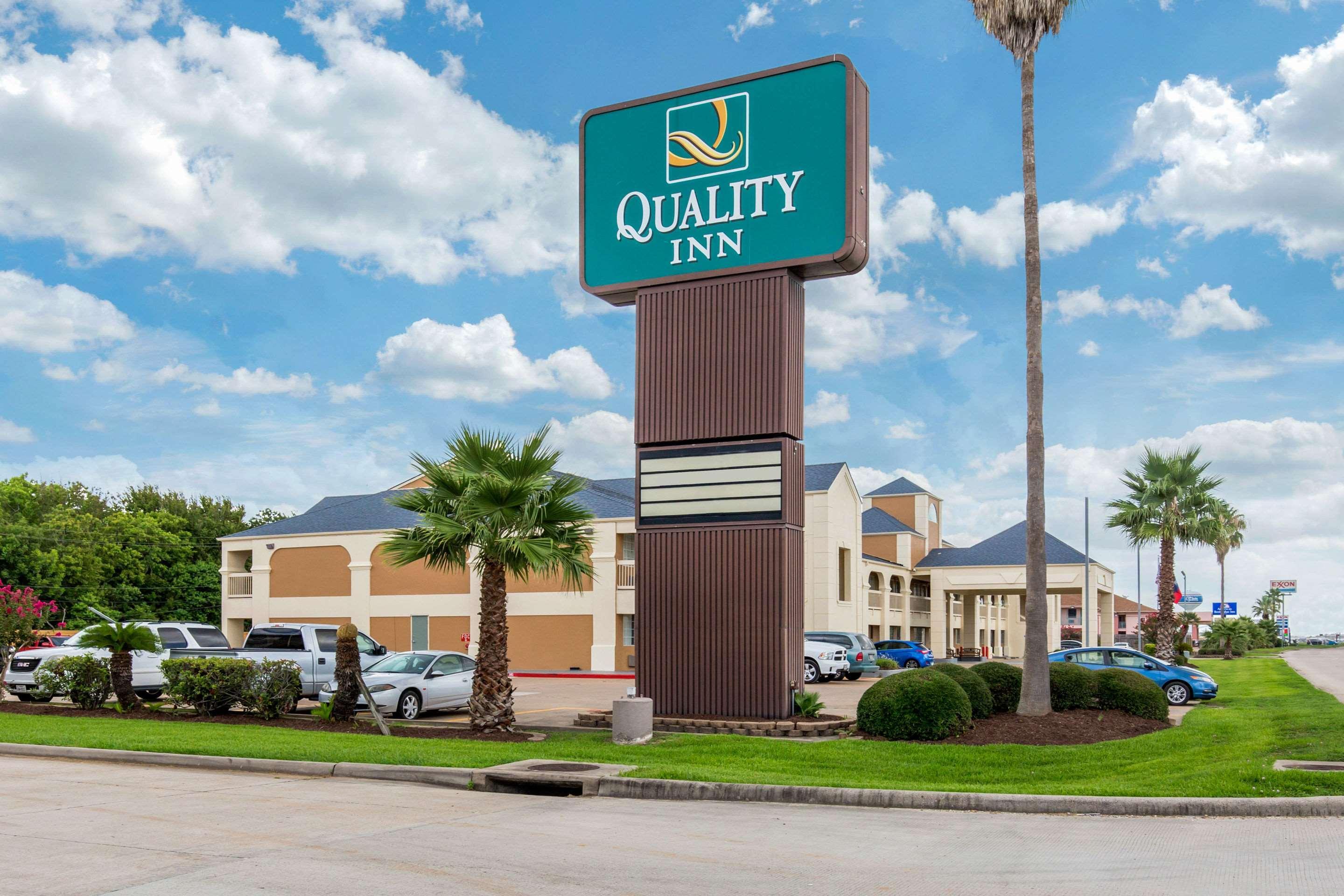 Quality Inn Clute Freeport Exterior photo