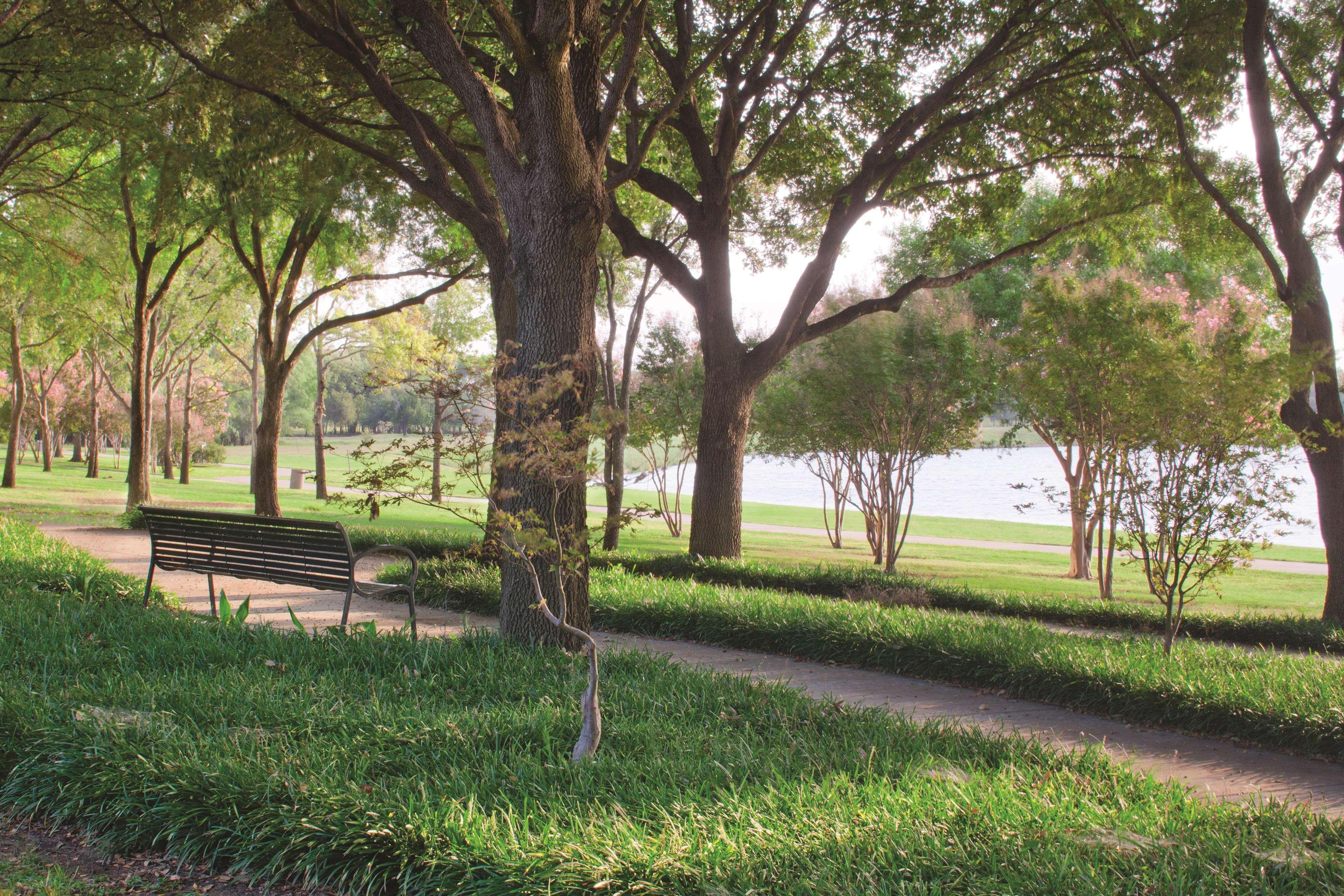 Doubletree By Hilton Dallas-Farmers Branch Exterior photo