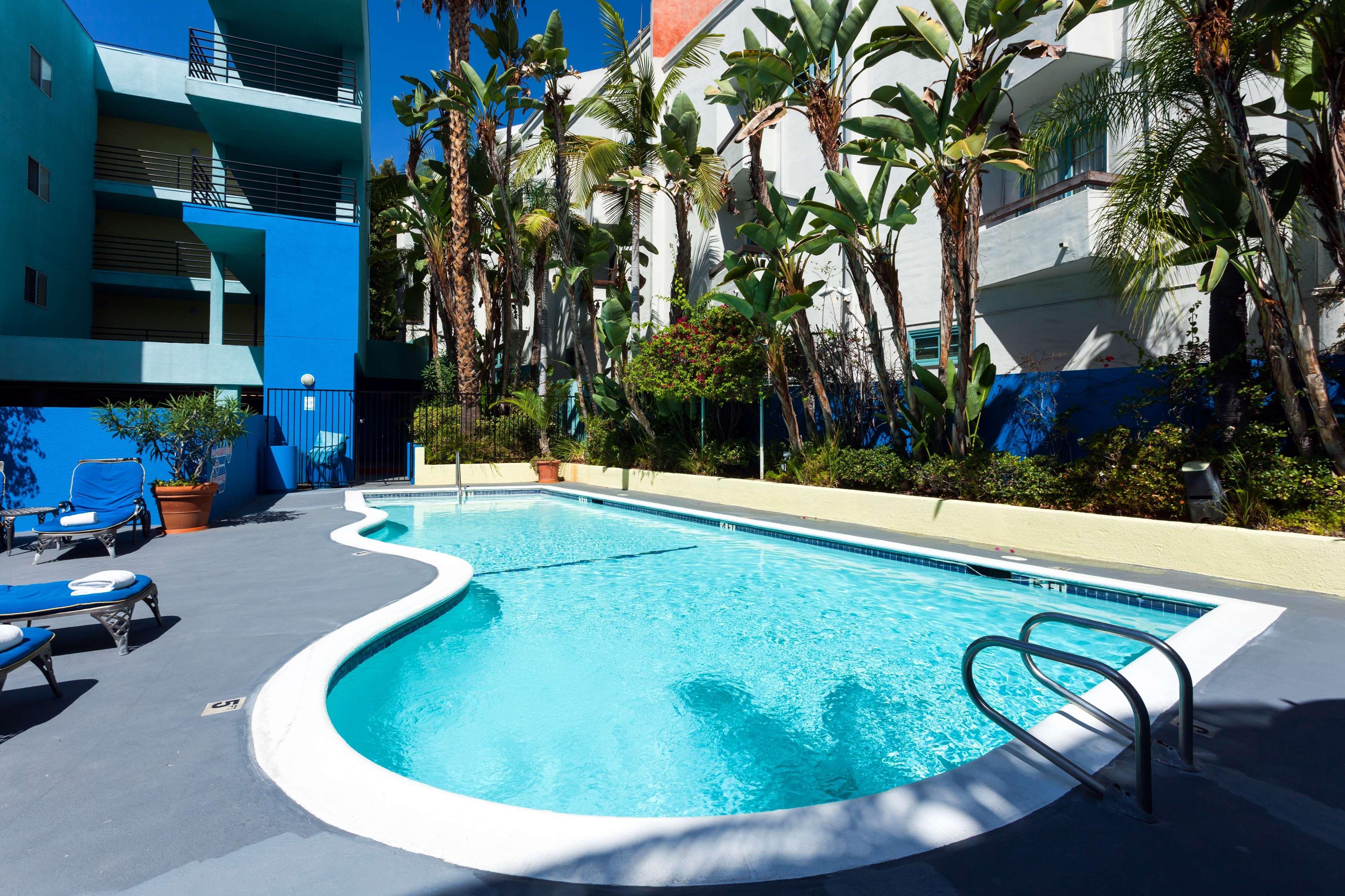 Ramada Plaza By Wyndham West Hollywood Hotel & Suites Los Angeles Exterior photo