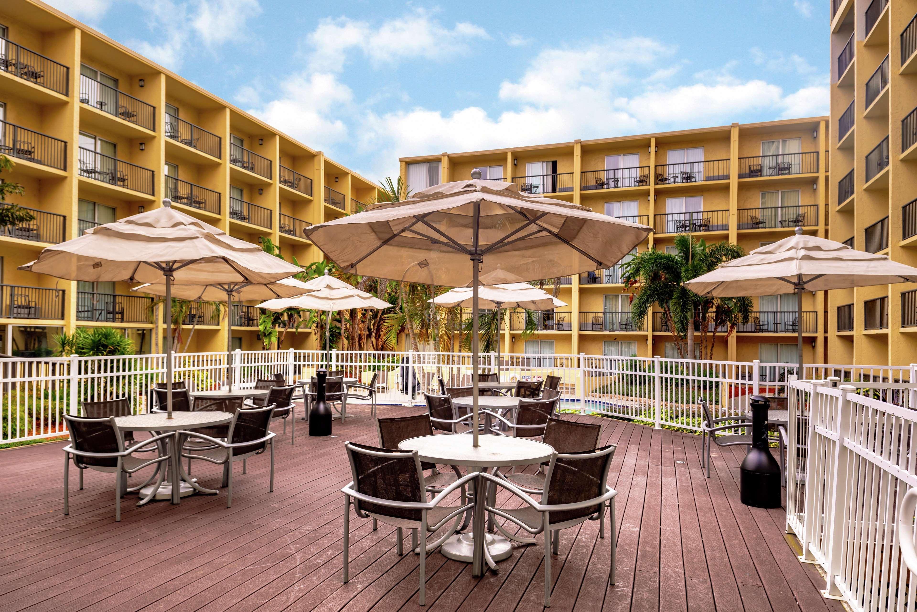 Doubletree By Hilton Hotel Tampa Airport-Westshore Exterior photo