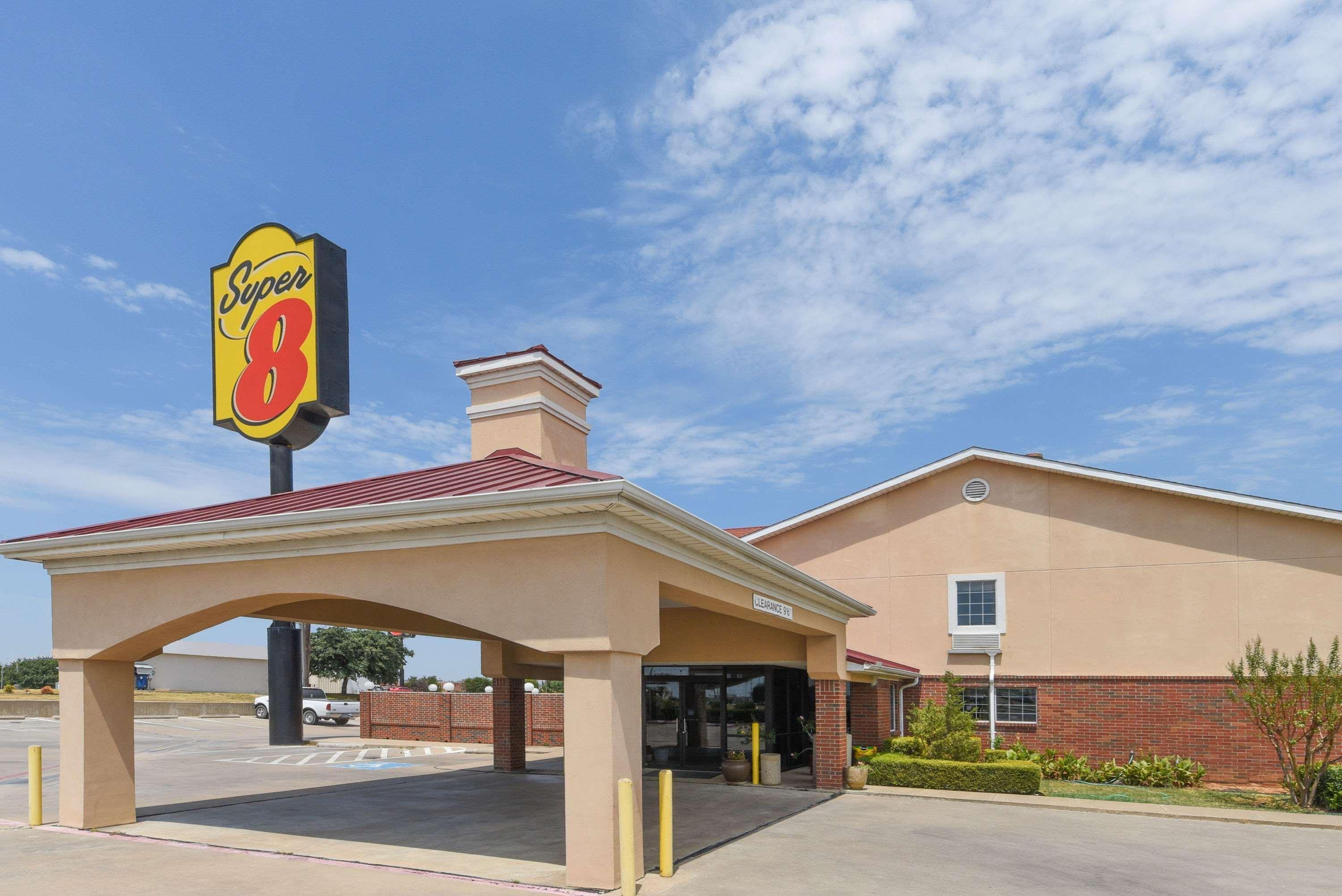 Super 8 By Wyndham Burleson Fort Worth Area Exterior photo