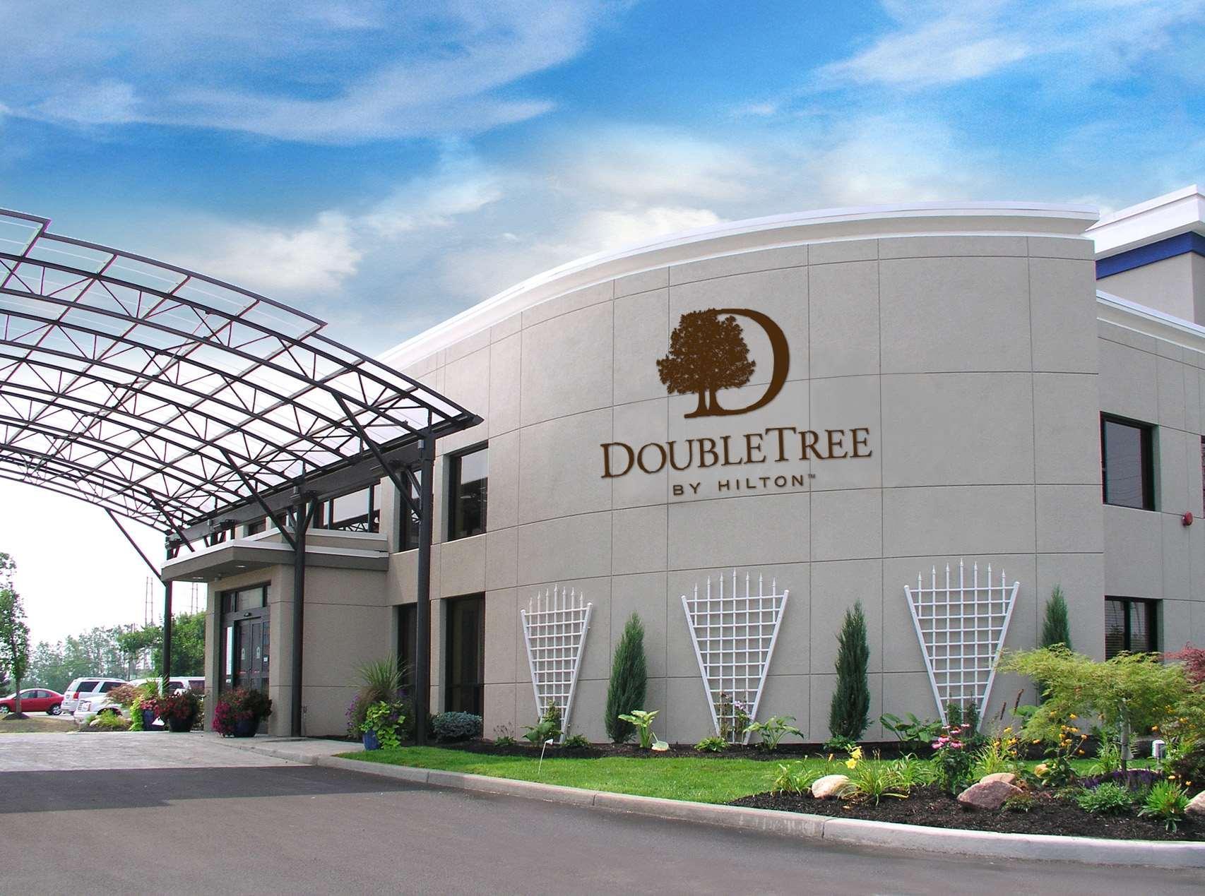 Doubletree By Hilton Buffalo-Amherst Exterior photo