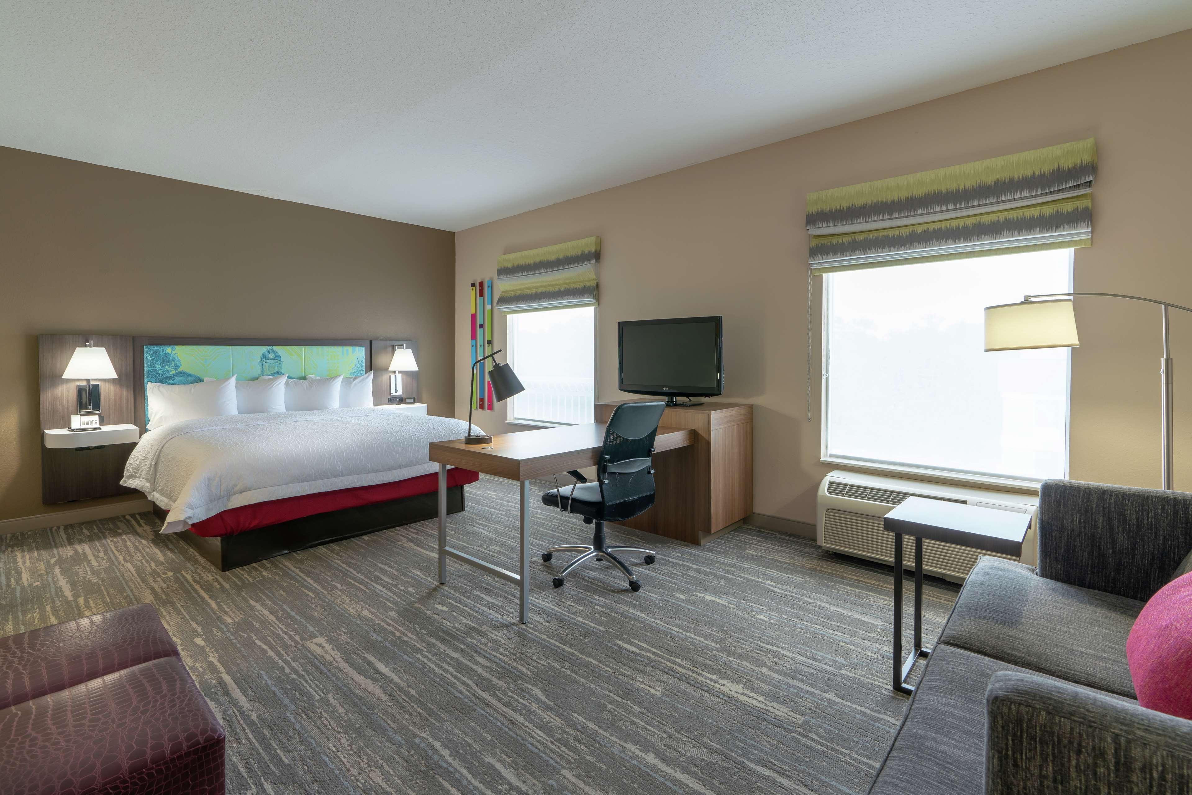 Hampton Inn & Suites Lake City Exterior photo